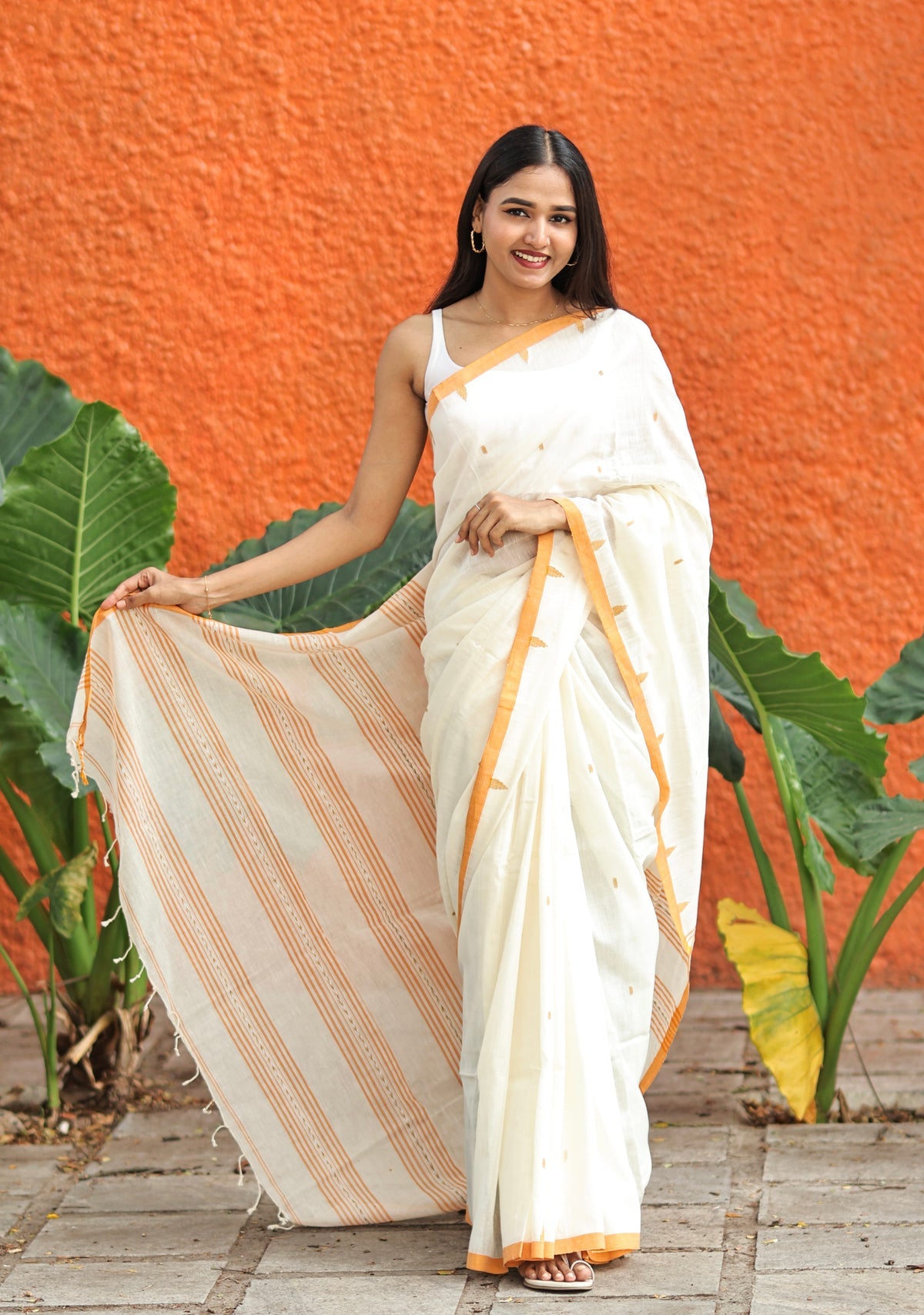 Hand Weaving Mulmul Cotton Saree- White Wood