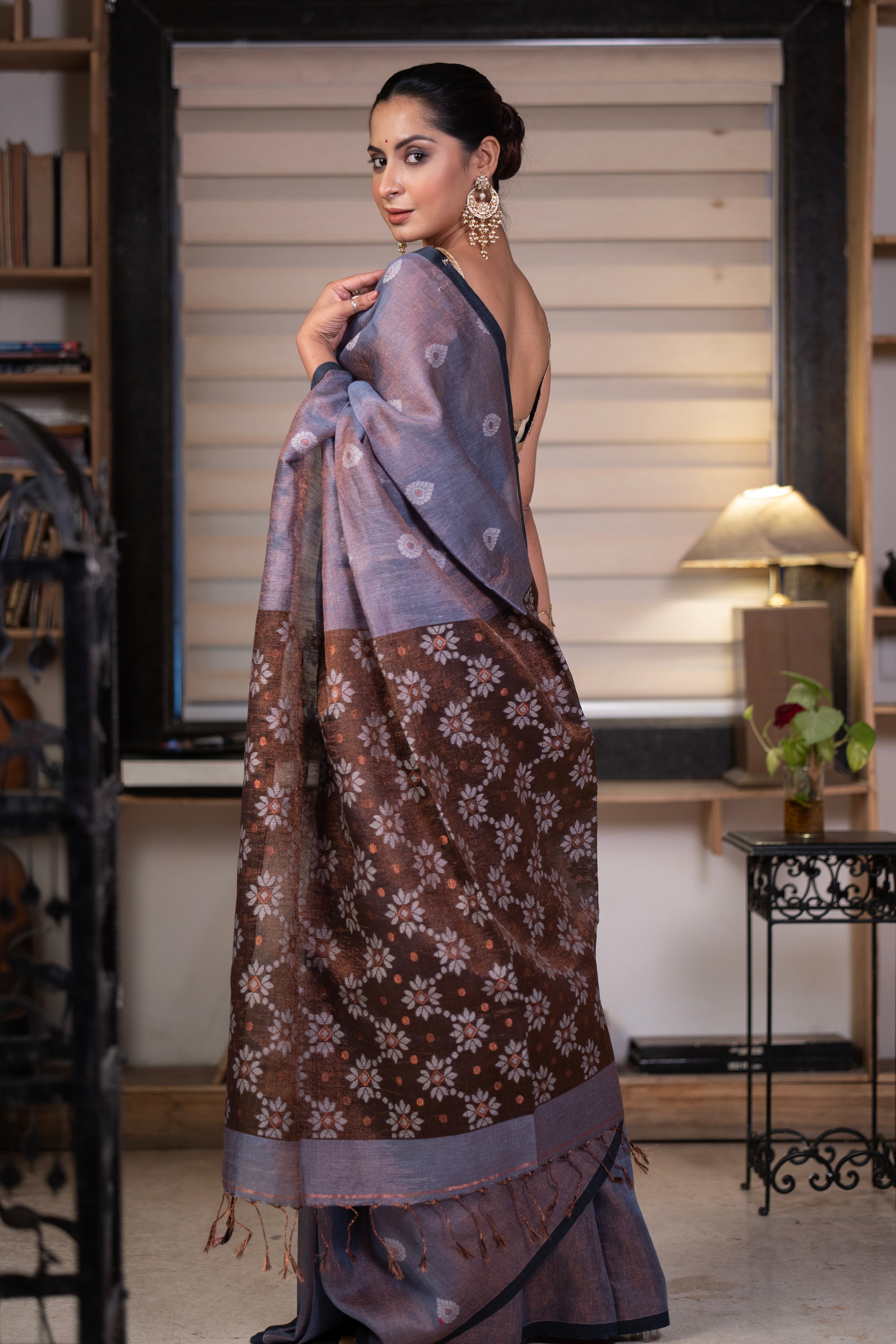 Temepered Grey pure tissue Mina linen handwoven jamdani saree