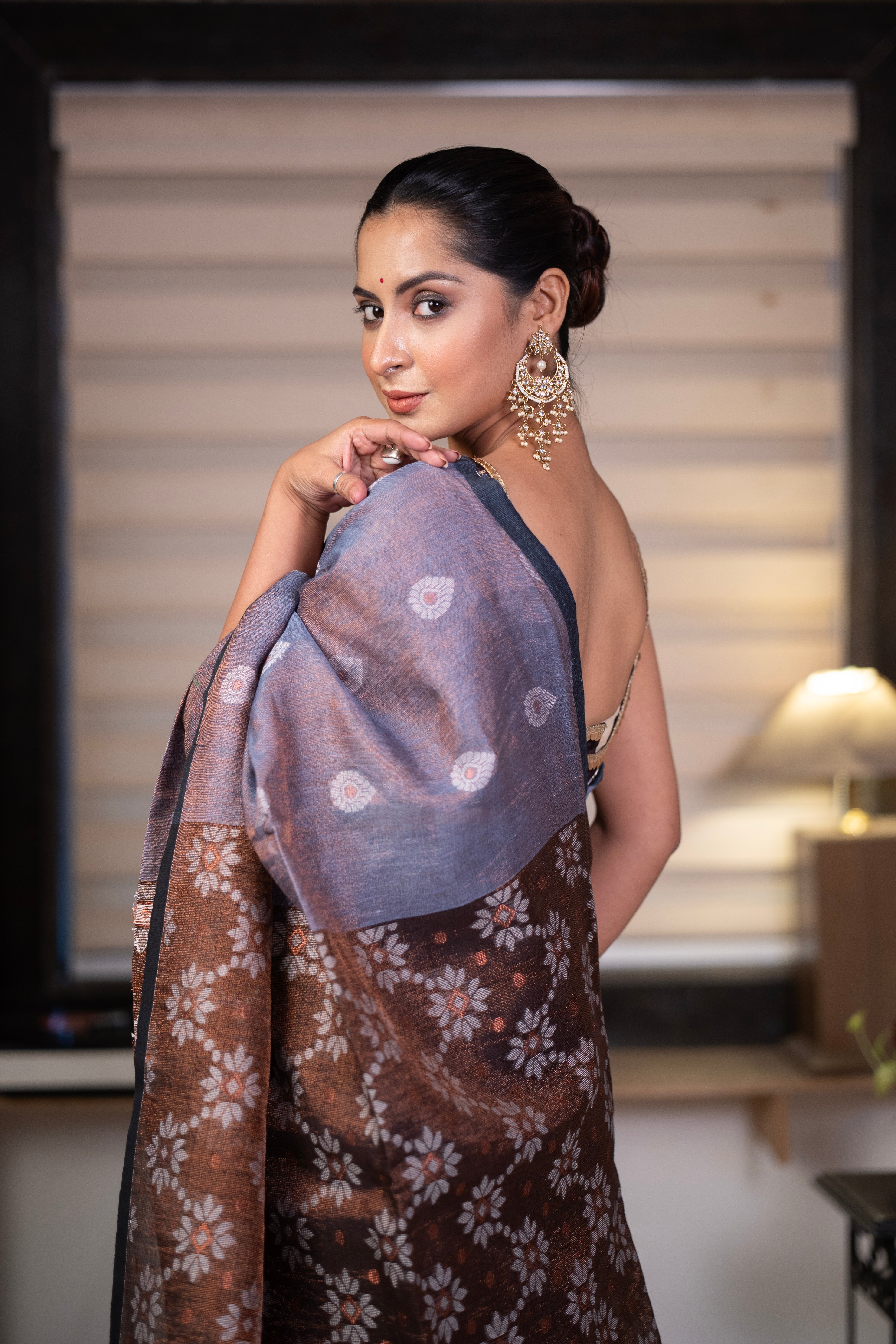 Temepered Grey pure tissue Mina linen handwoven jamdani saree