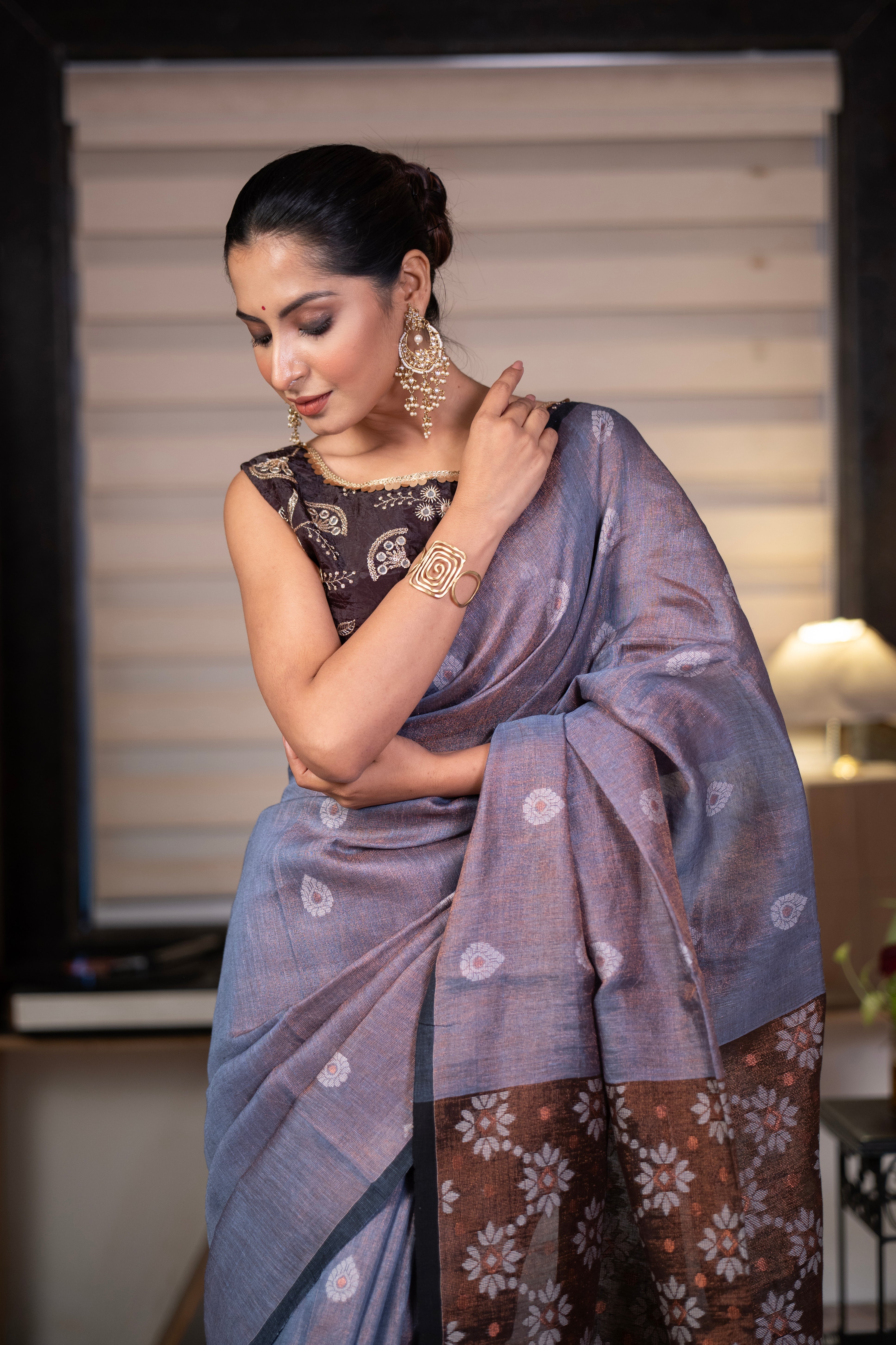 Temepered Grey pure tissue Mina linen handwoven jamdani saree