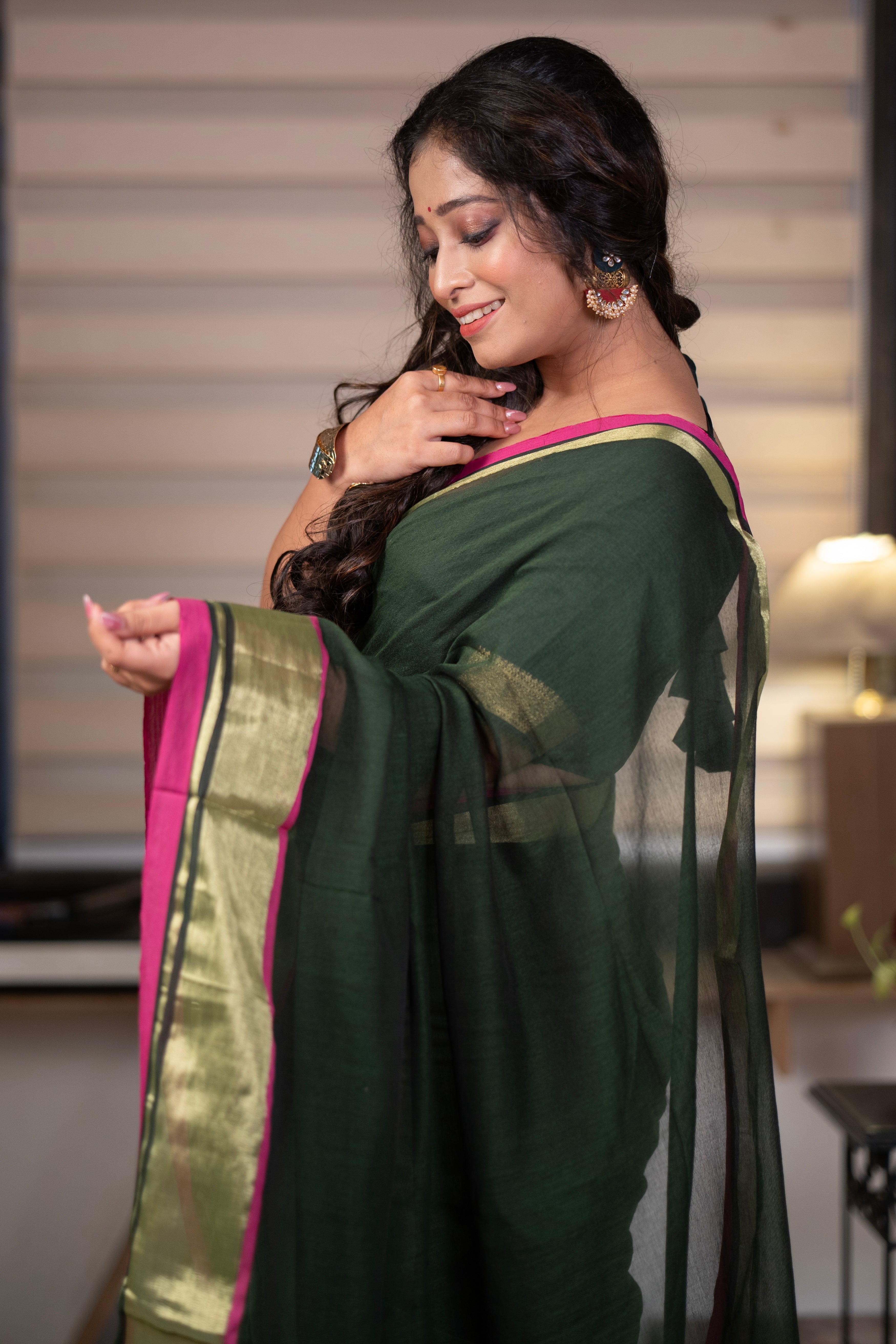 Green Mulmul Cotton Saree With Contrast Blouse
