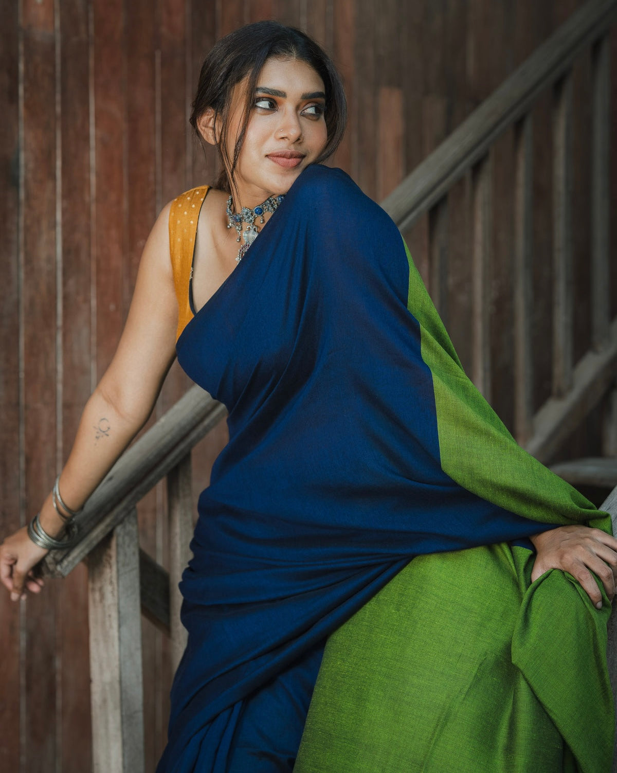Blue & green mul modal saree with blouse piece