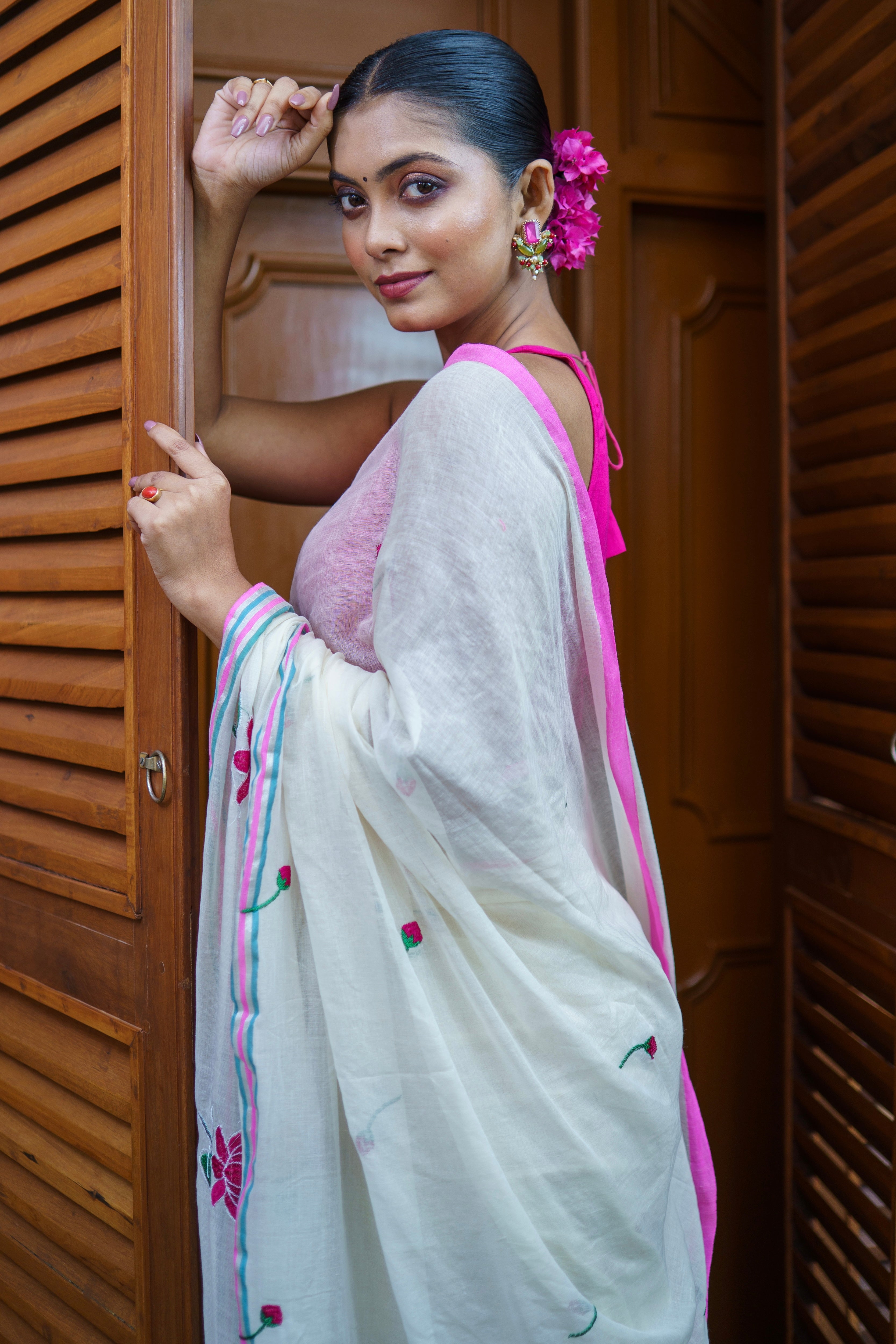 Off white lotus embroidery mulmul cotton saree with blouse piece