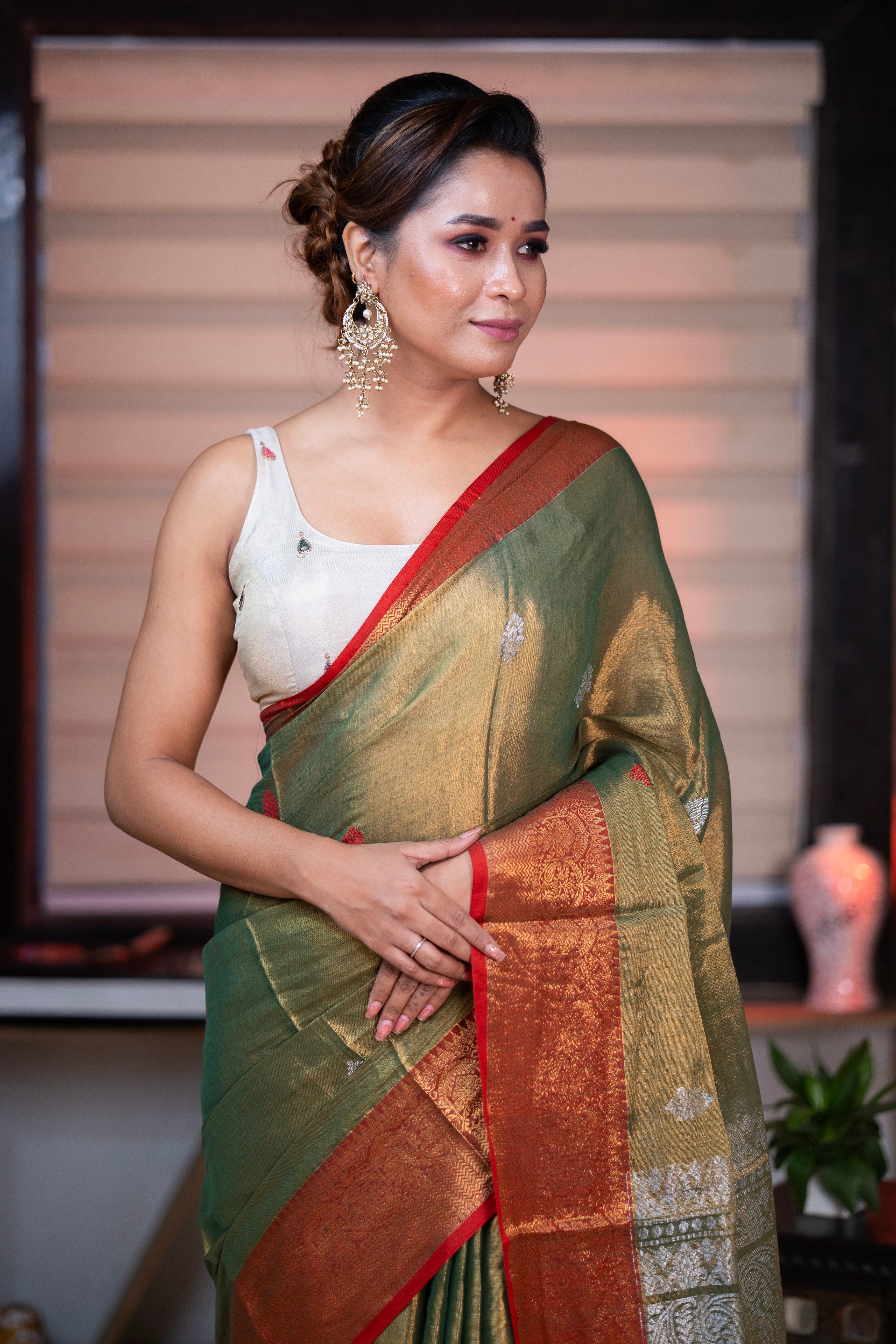 Metallic Olive dualtone Tissue Linen Handwoven Saree