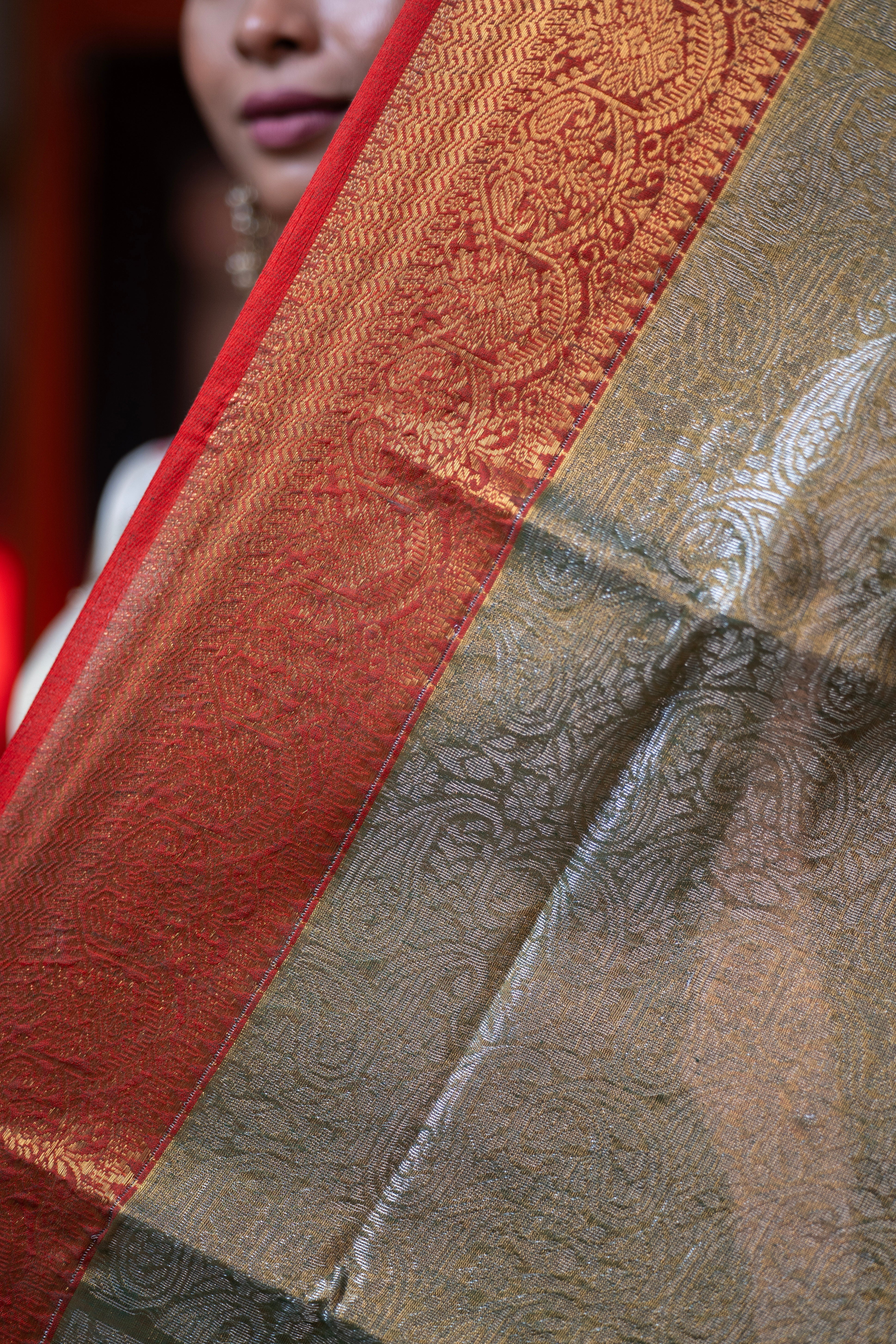 Metallic Olive dualtone Tissue Linen Handwoven Saree