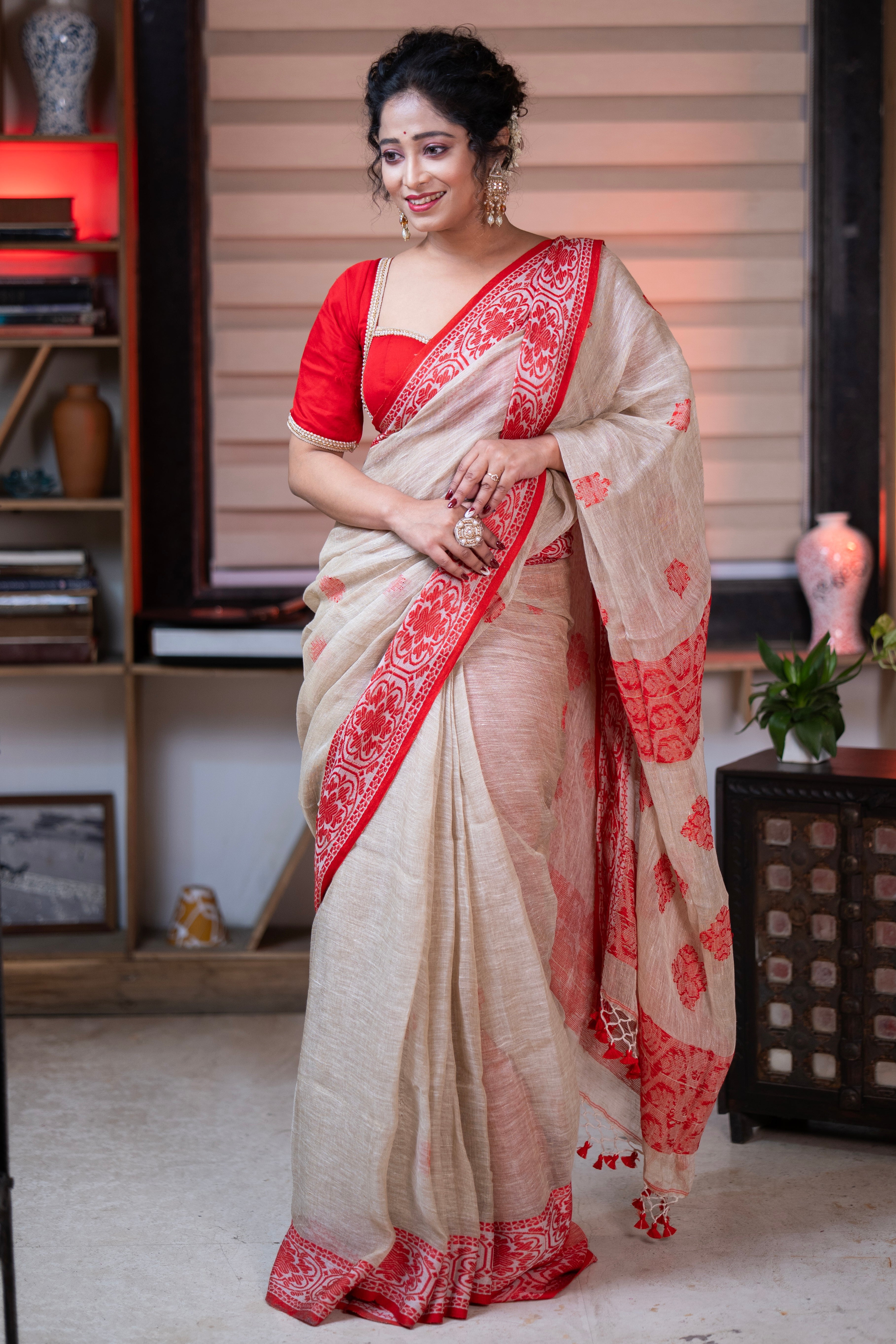 Beigh & Red Linen Hand Woven Jamdani Saree