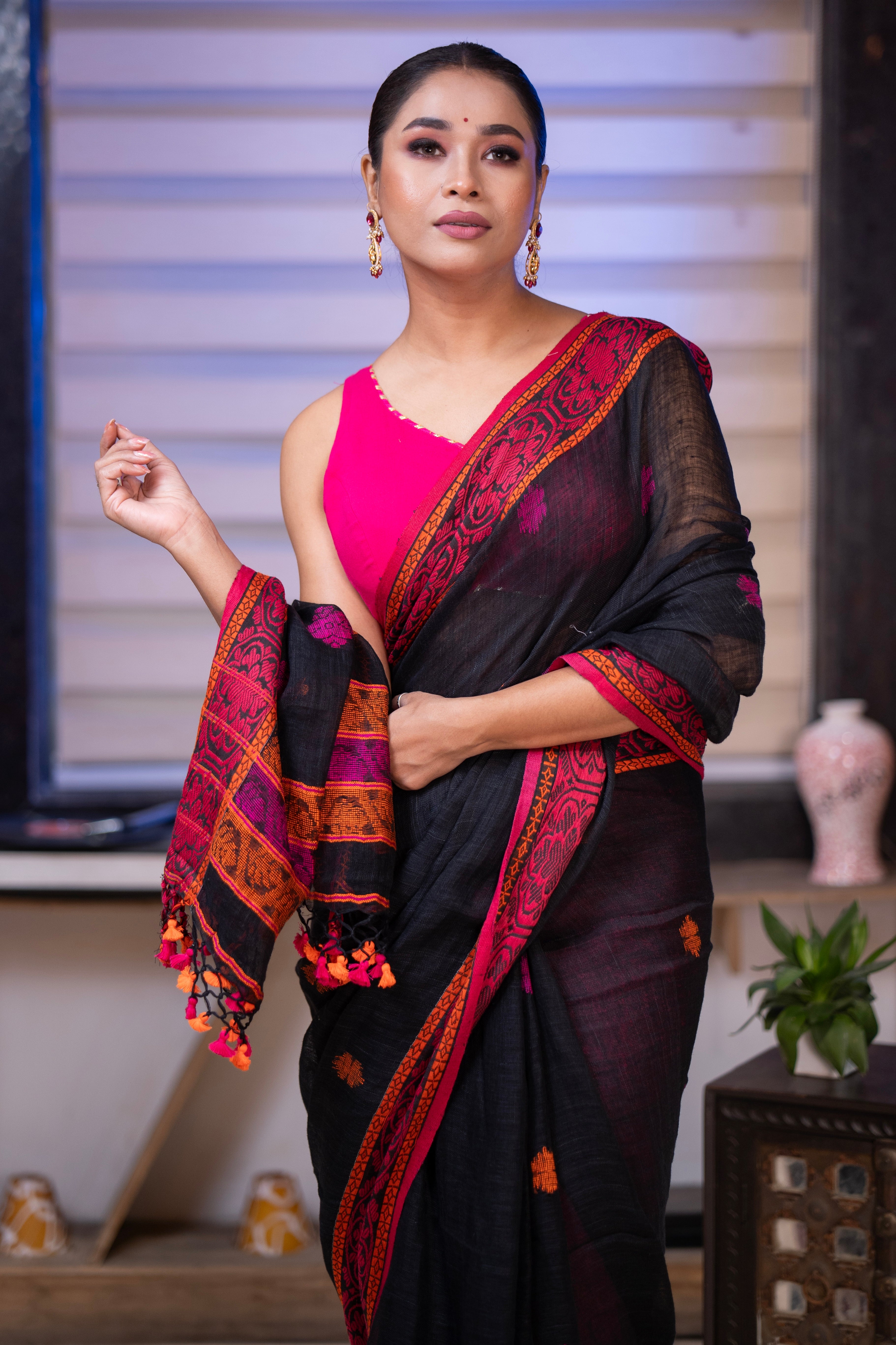 Black & Orange Linen Hand Woven Jamdani Saree
