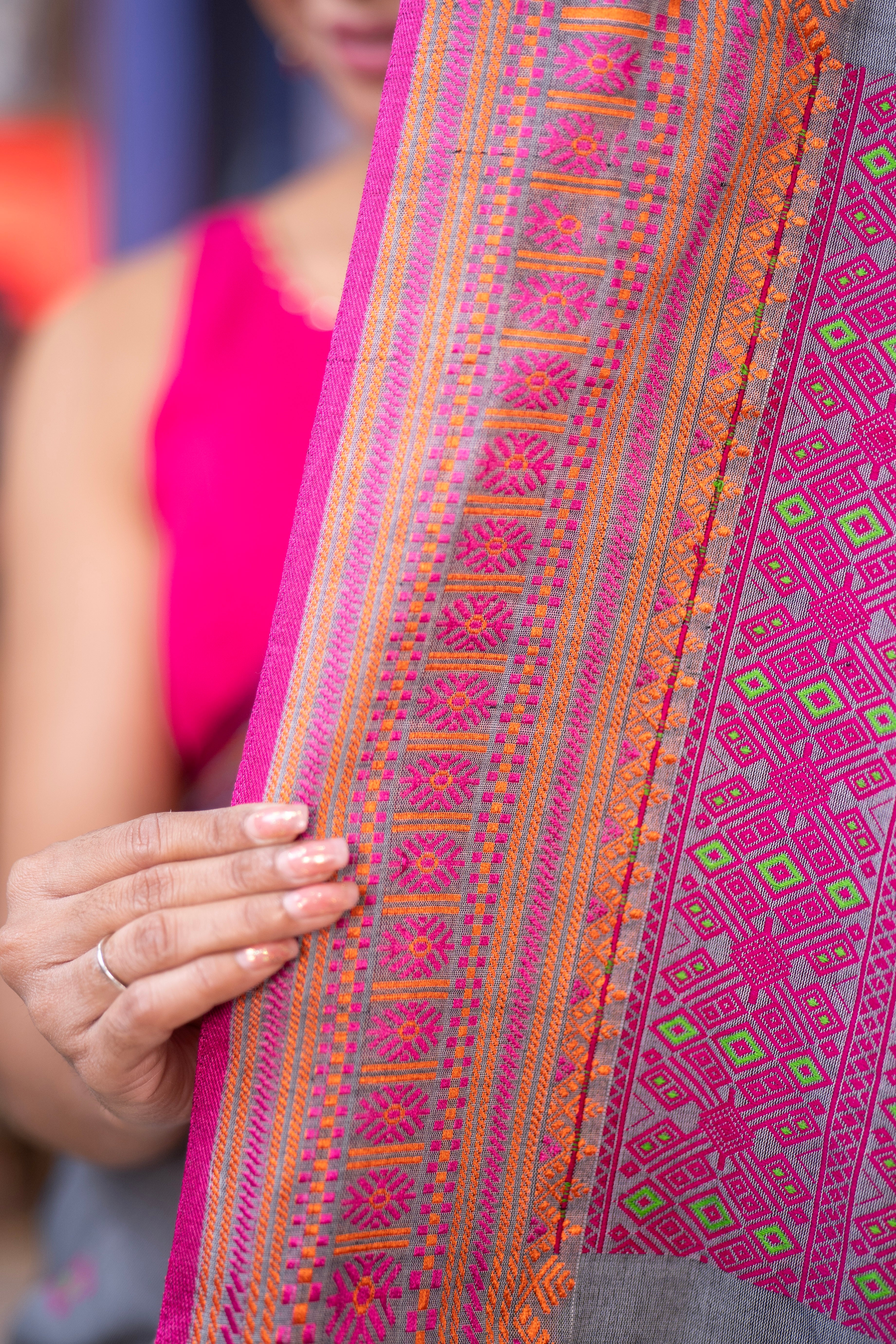 Pure Masrise Cotton Hand Weaving Buti saree-Grey