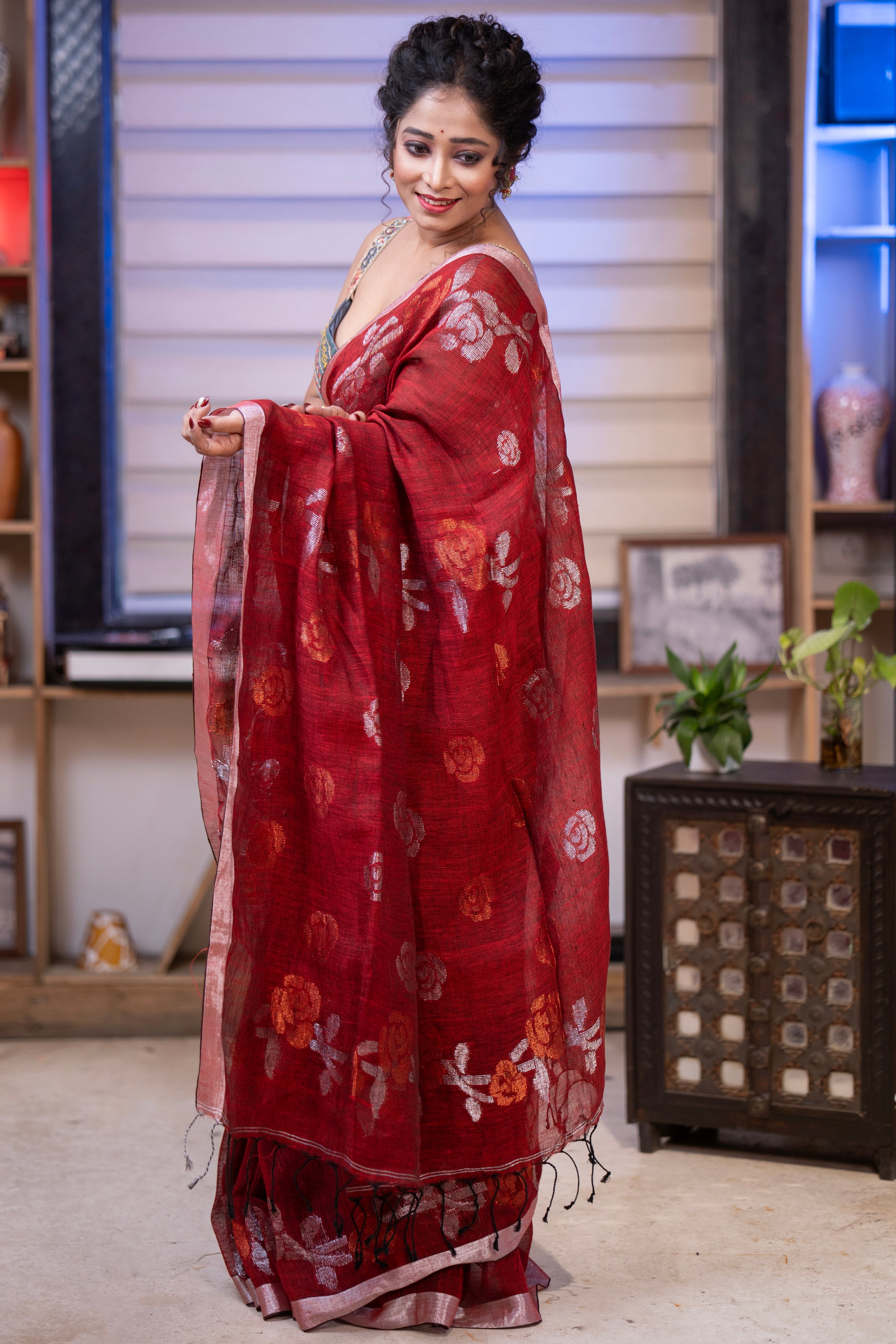 Maroon Rose Linen Hand Woven Jamdani Saree