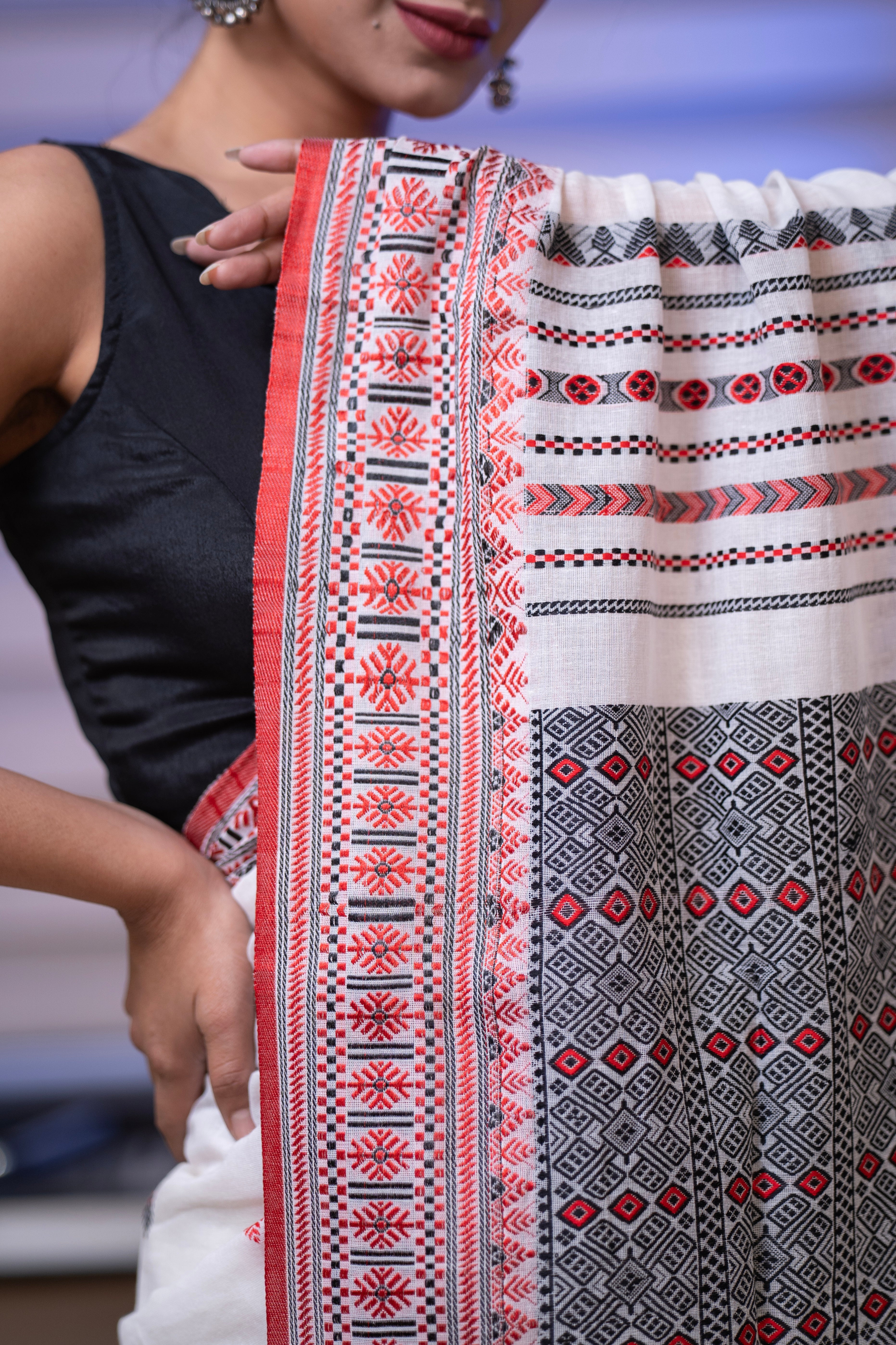 Pure Masrise Cotton Hand Weaving Buti Saree-White