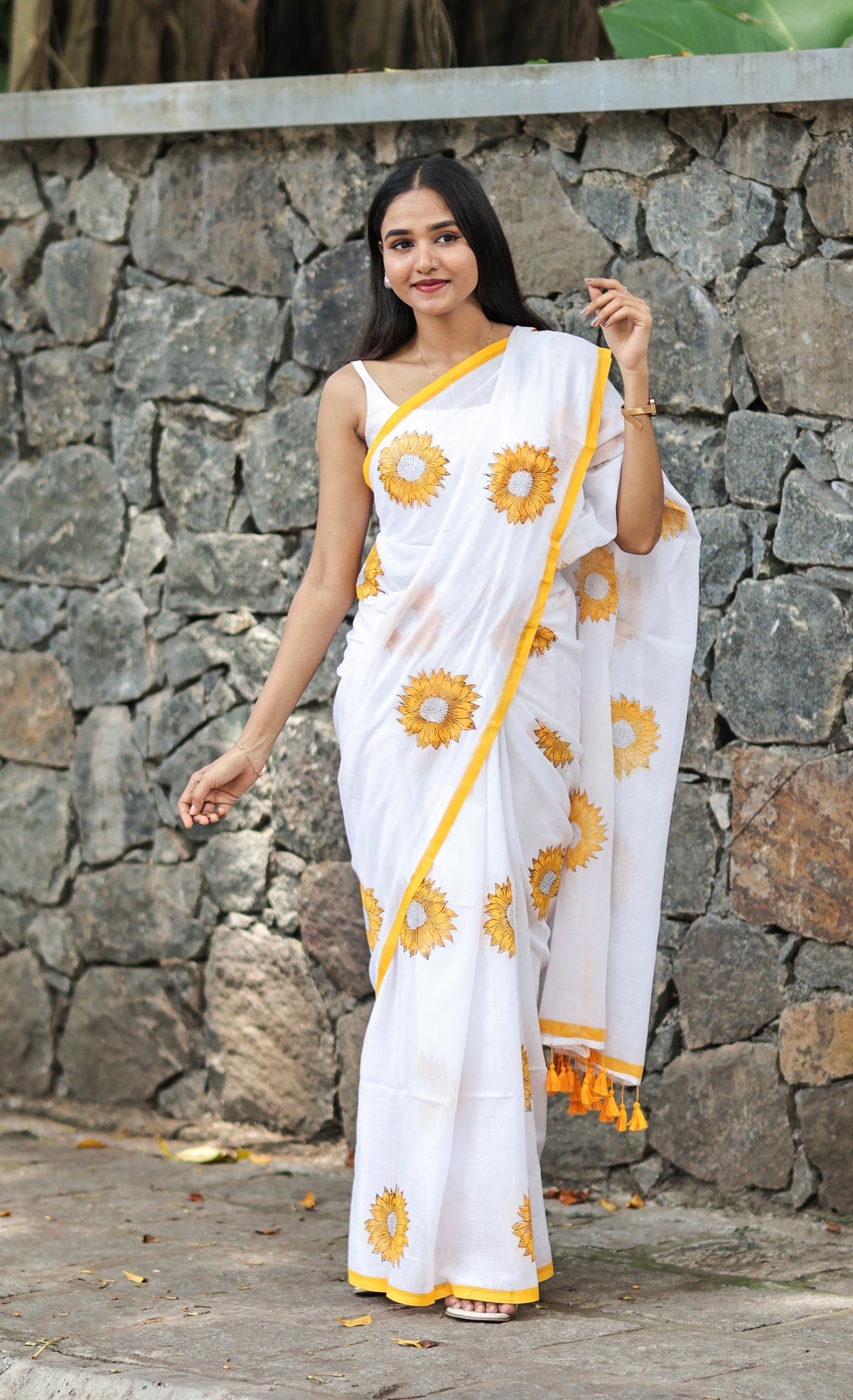 White Sunflower hand prints Mulmul Cotton Saree