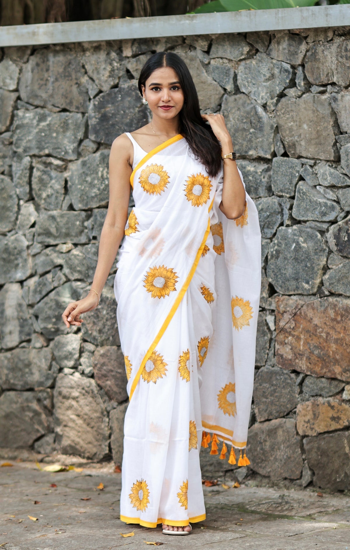 White Sunflower hand prints Mulmul Cotton Saree