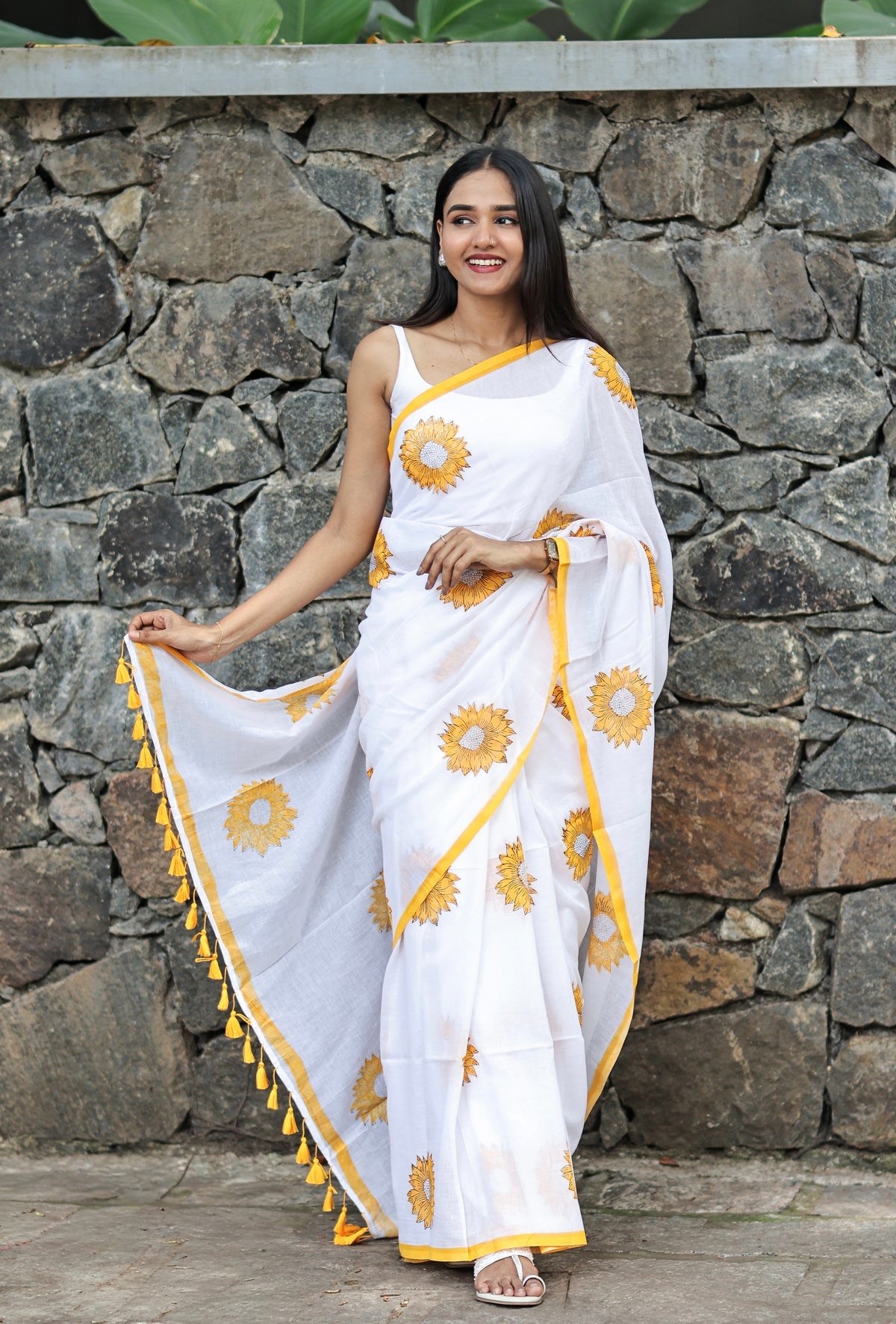 White Sunflower hand prints Mulmul Cotton Saree