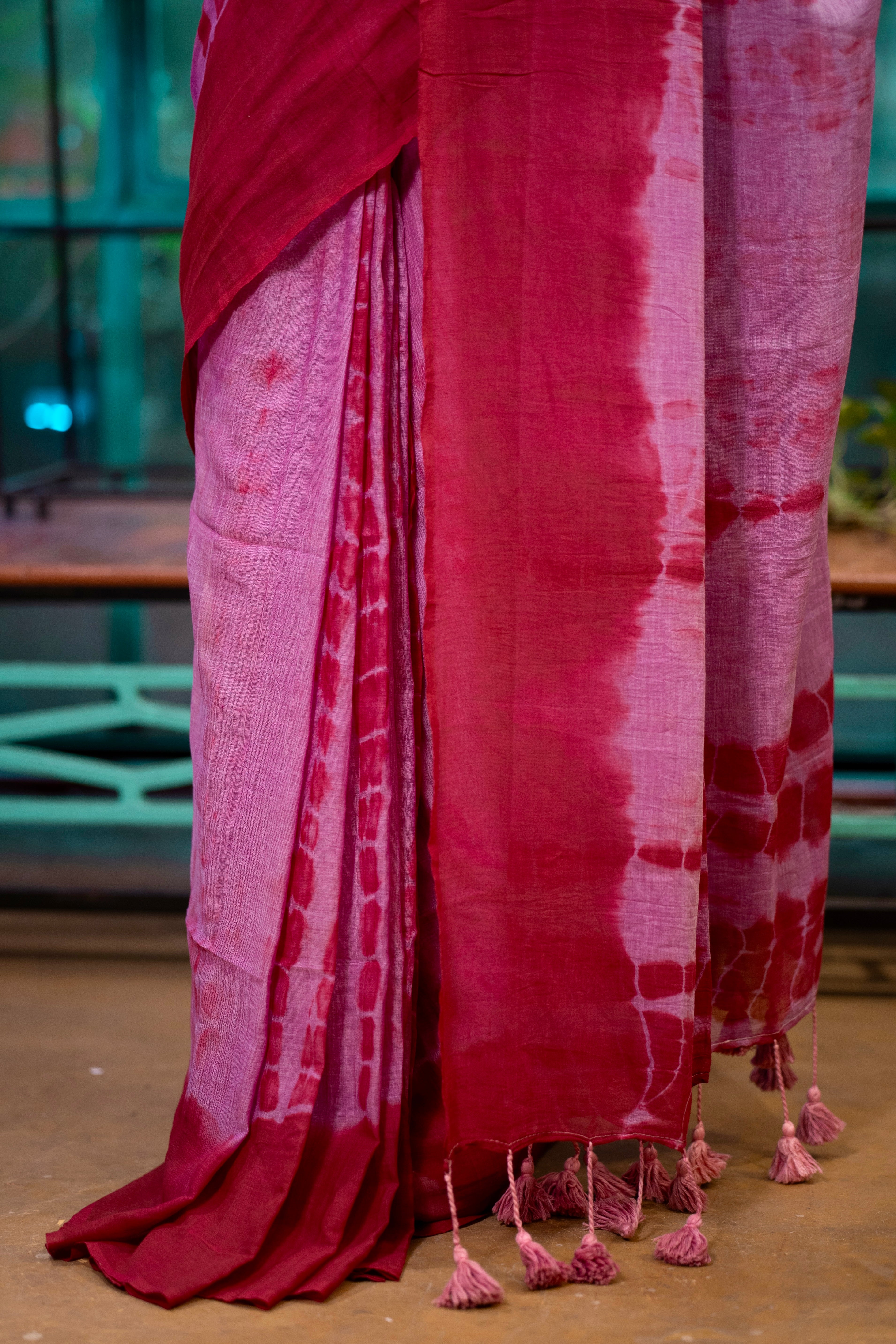 Bubble pink & maroon shibori Print Mulmul Cotton Saree with blouse piece