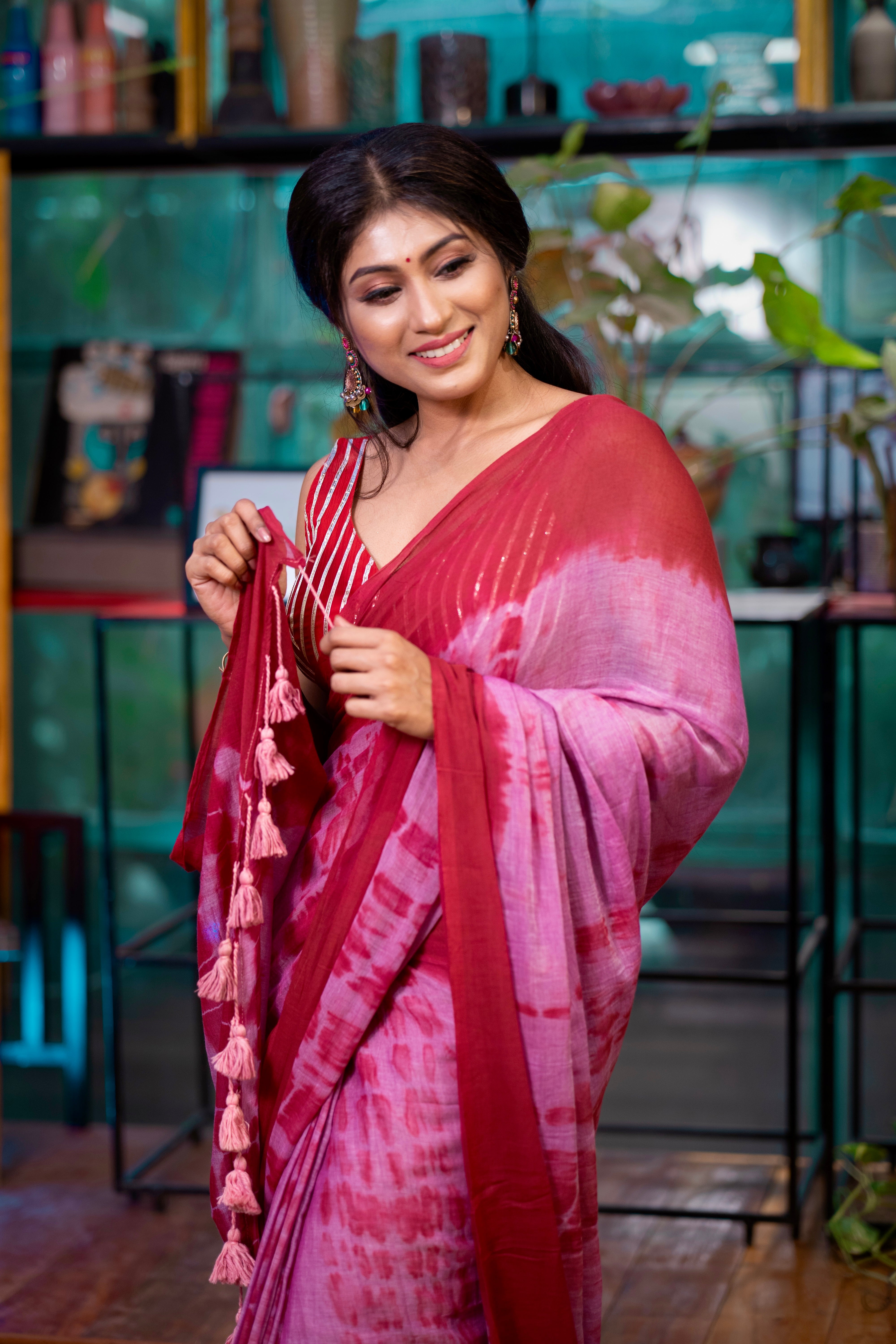 Bubble pink & maroon shibori Print Mulmul Cotton Saree with blouse piece