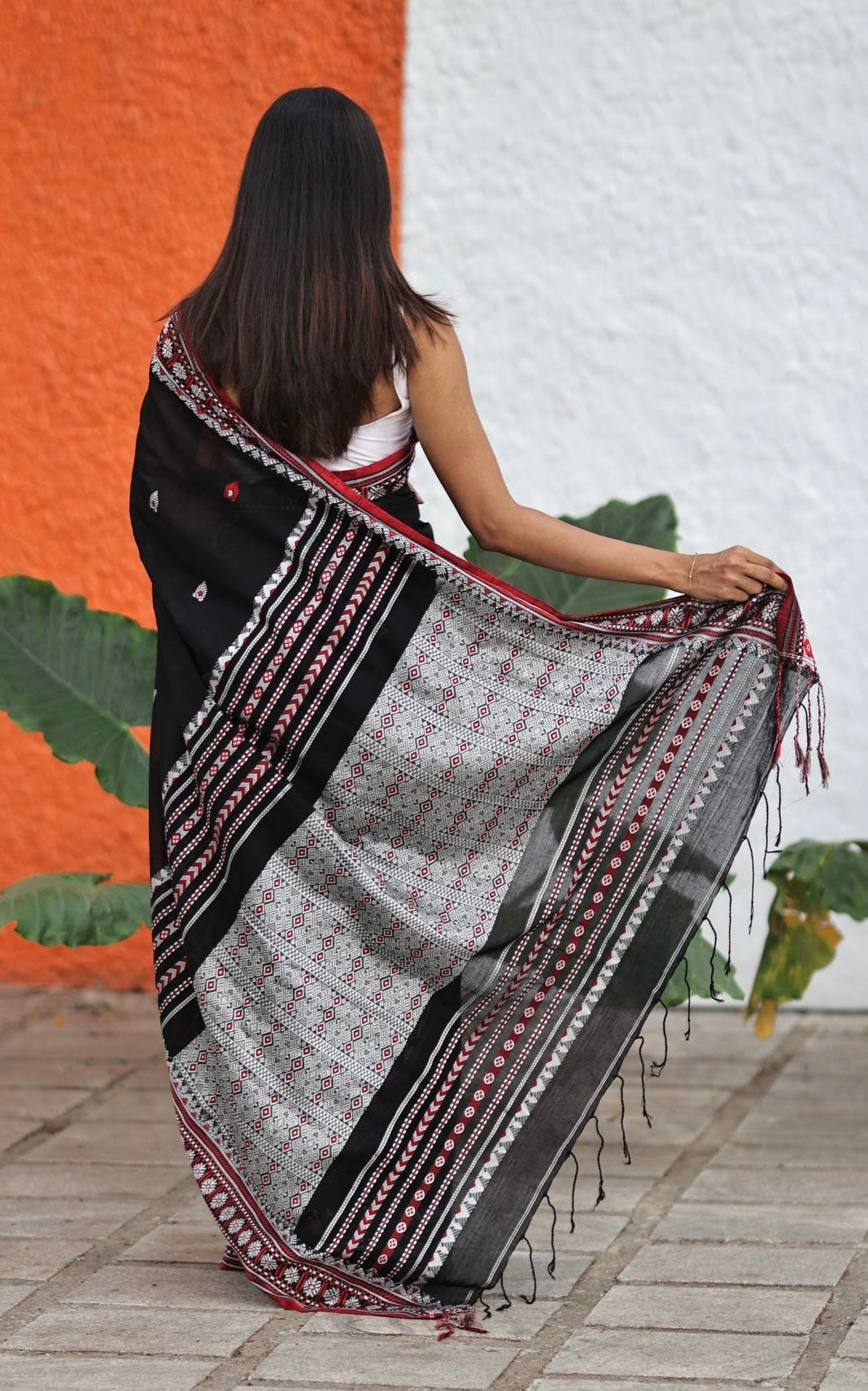 Black Pure Masrise Cotton Hand Weaving Buti Saree with contrast blouse piece