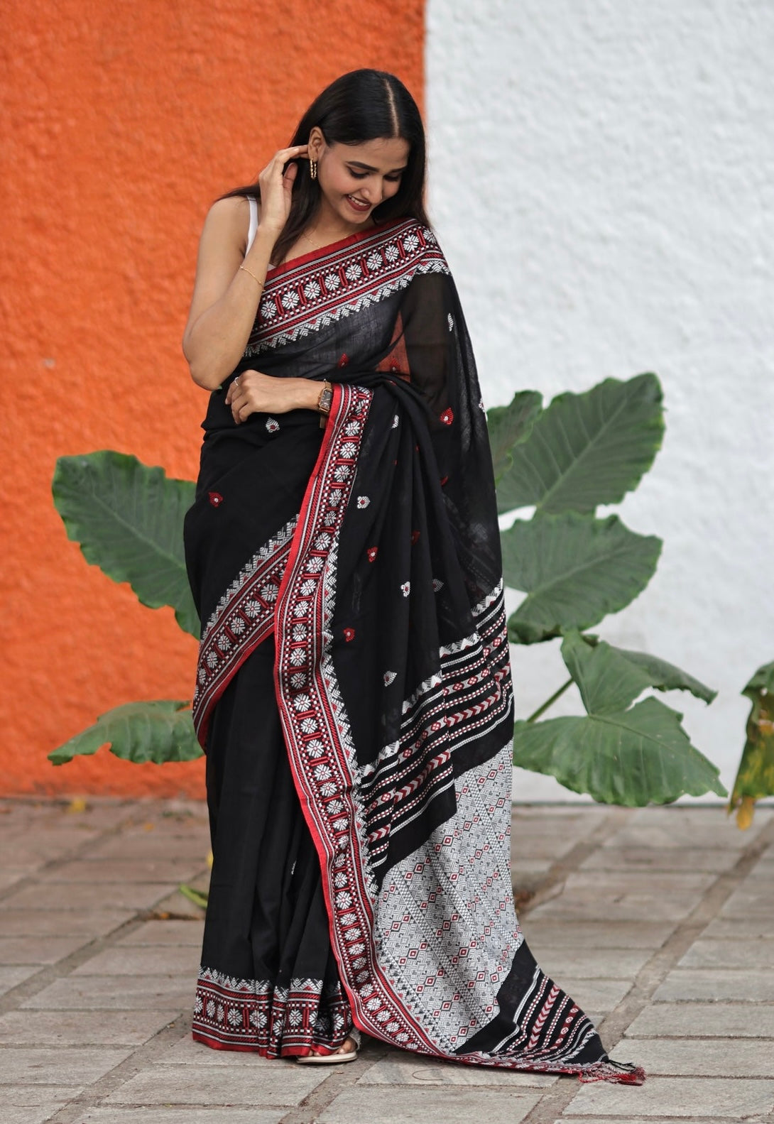 Black Pure Masrise Cotton Hand Weaving Buti Saree with contrast blouse piece