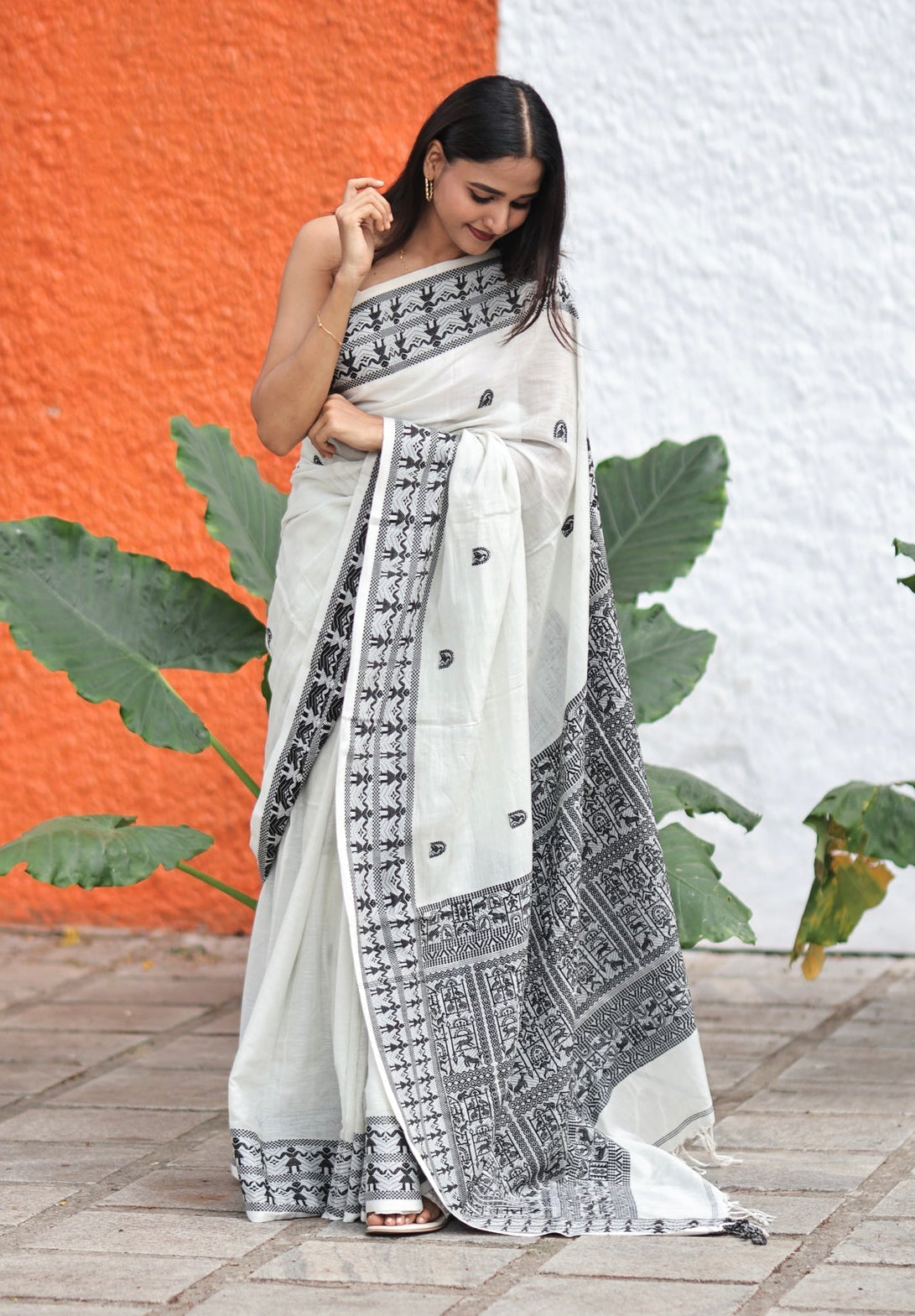 White & Black Pure Mashrise Cotton Hand Weaving Saree with blouse piece