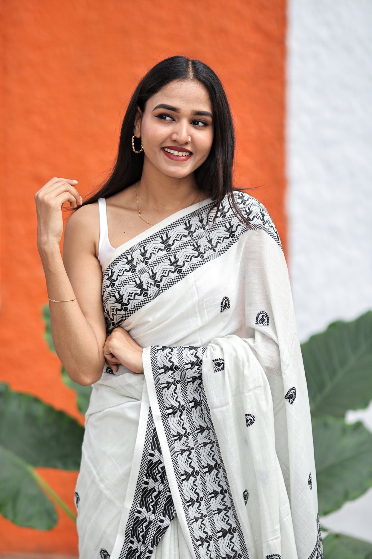 White & Black Pure Mashrise Cotton Hand Weaving Saree with blouse piece