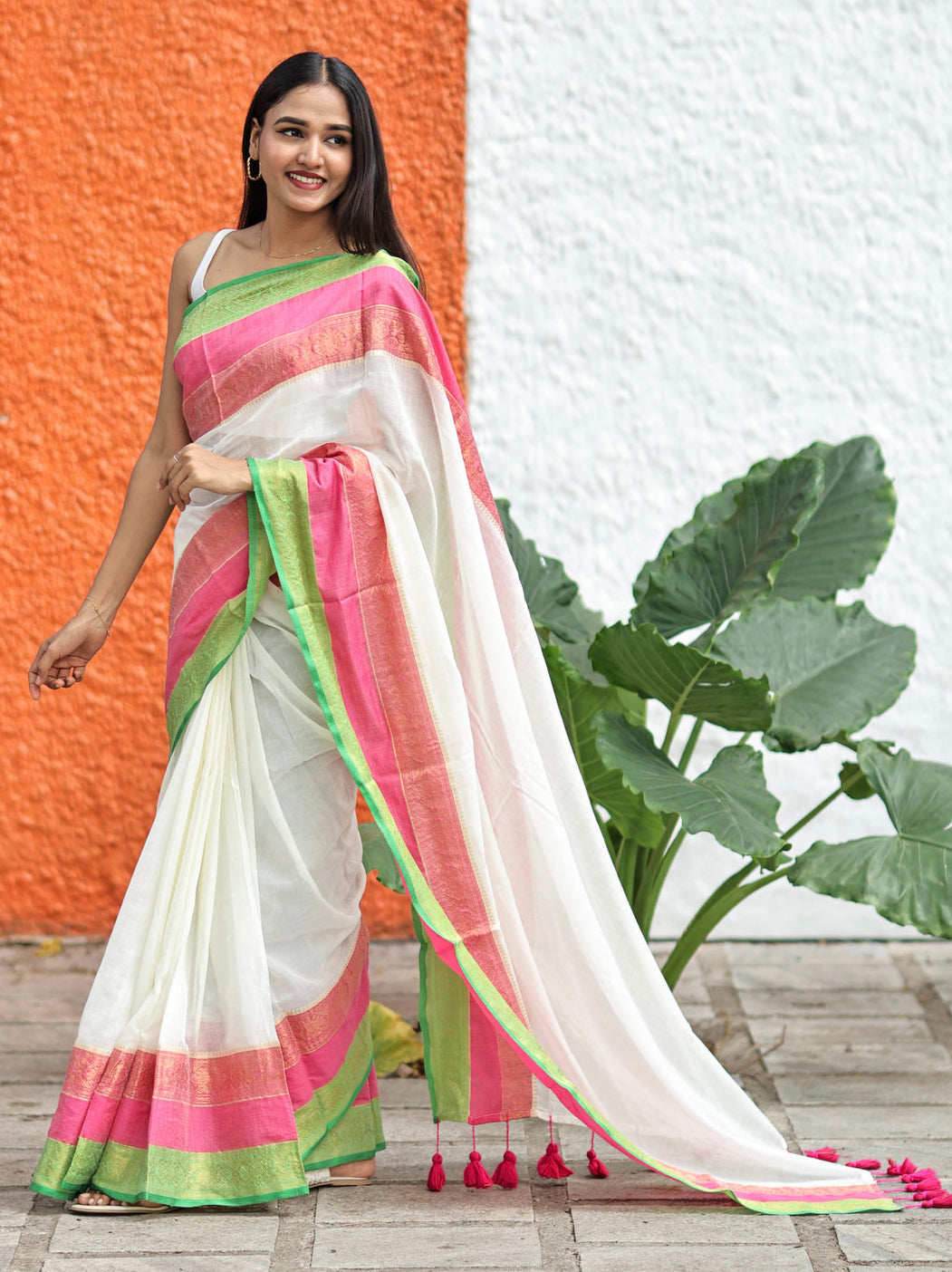 Off white jari border mulmu cotton saree with blouse piece