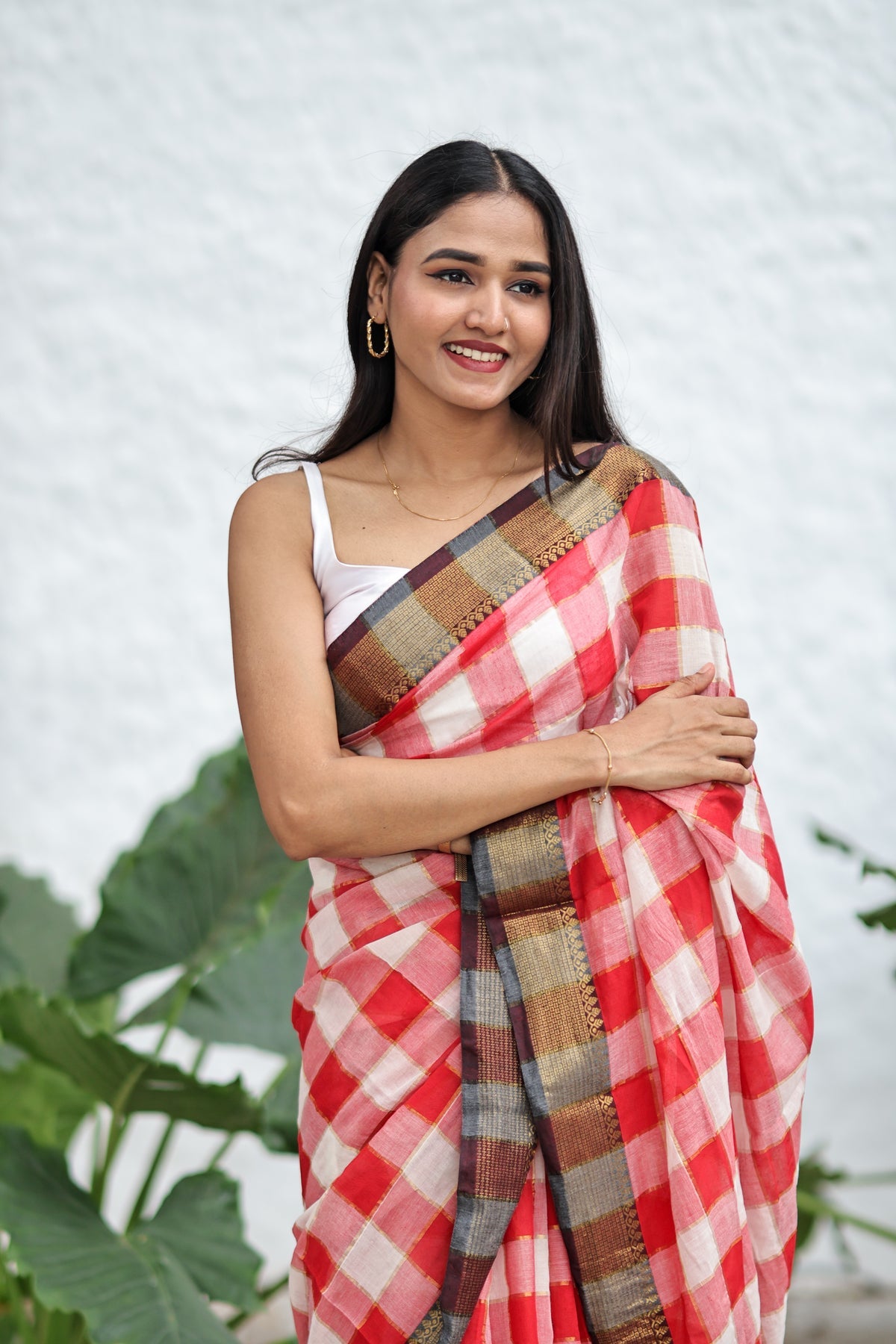 Red&White Box Check Mulmul Cotton Saree – Golden Zari
