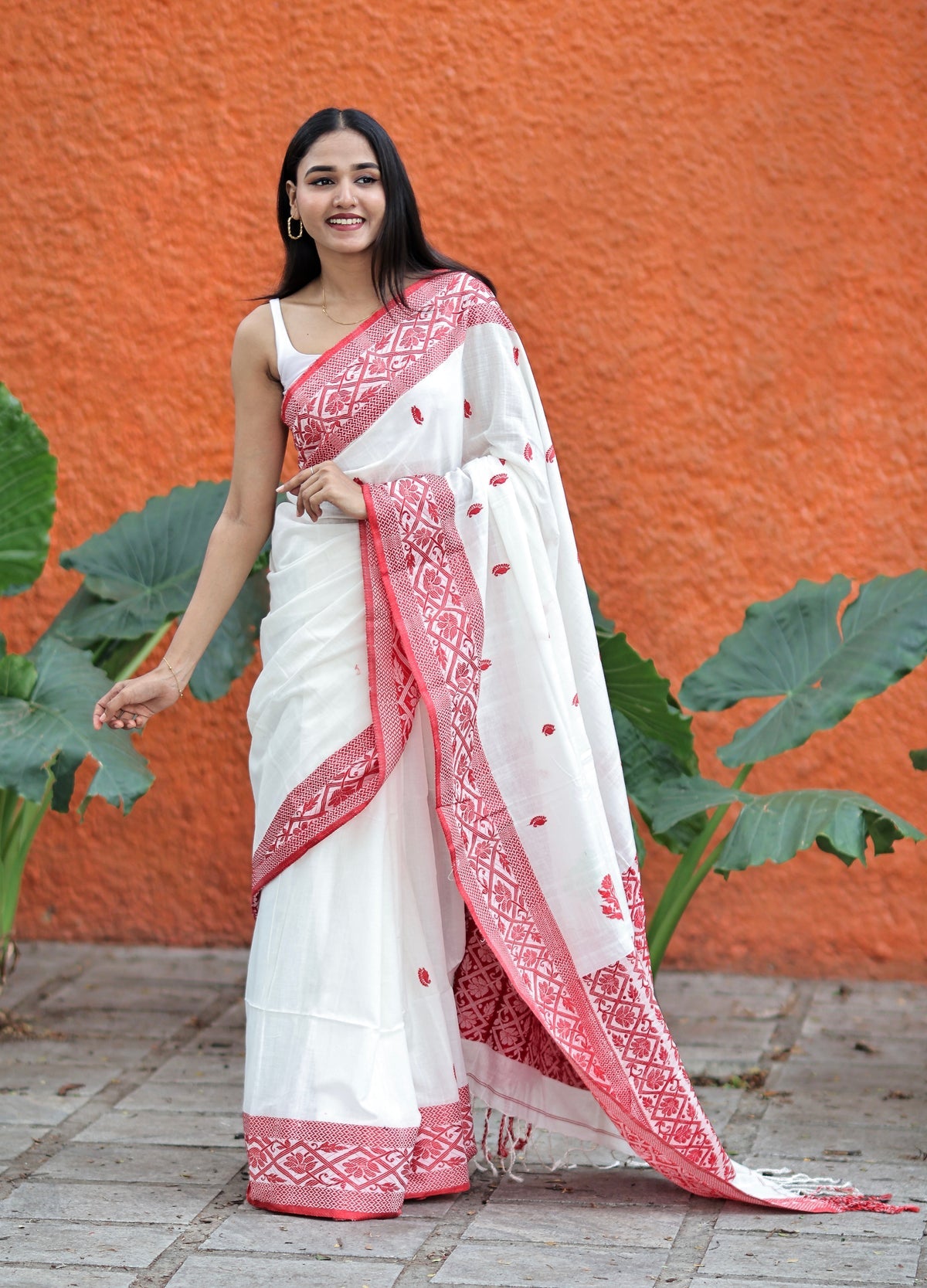 White & Red pure Mashrise Cotton handwoven saree with blouse piece