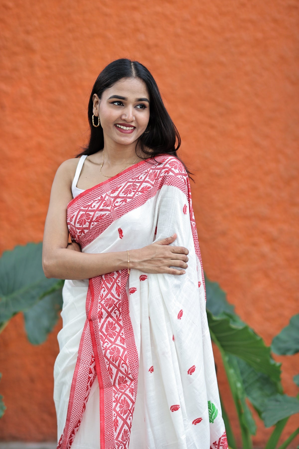 White & Red pure Mashrise Cotton handwoven saree with blouse piece