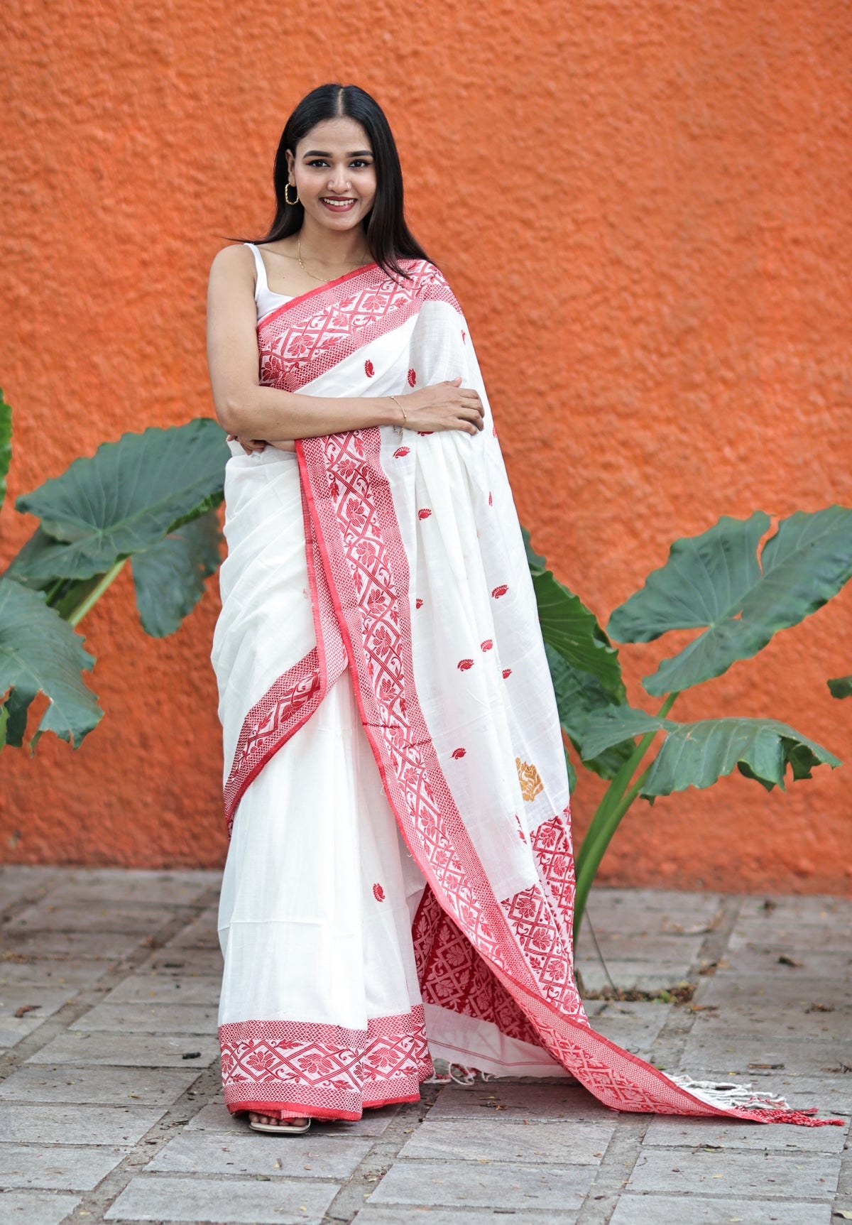 White & Red pure Mashrise Cotton handwoven saree with blouse piece