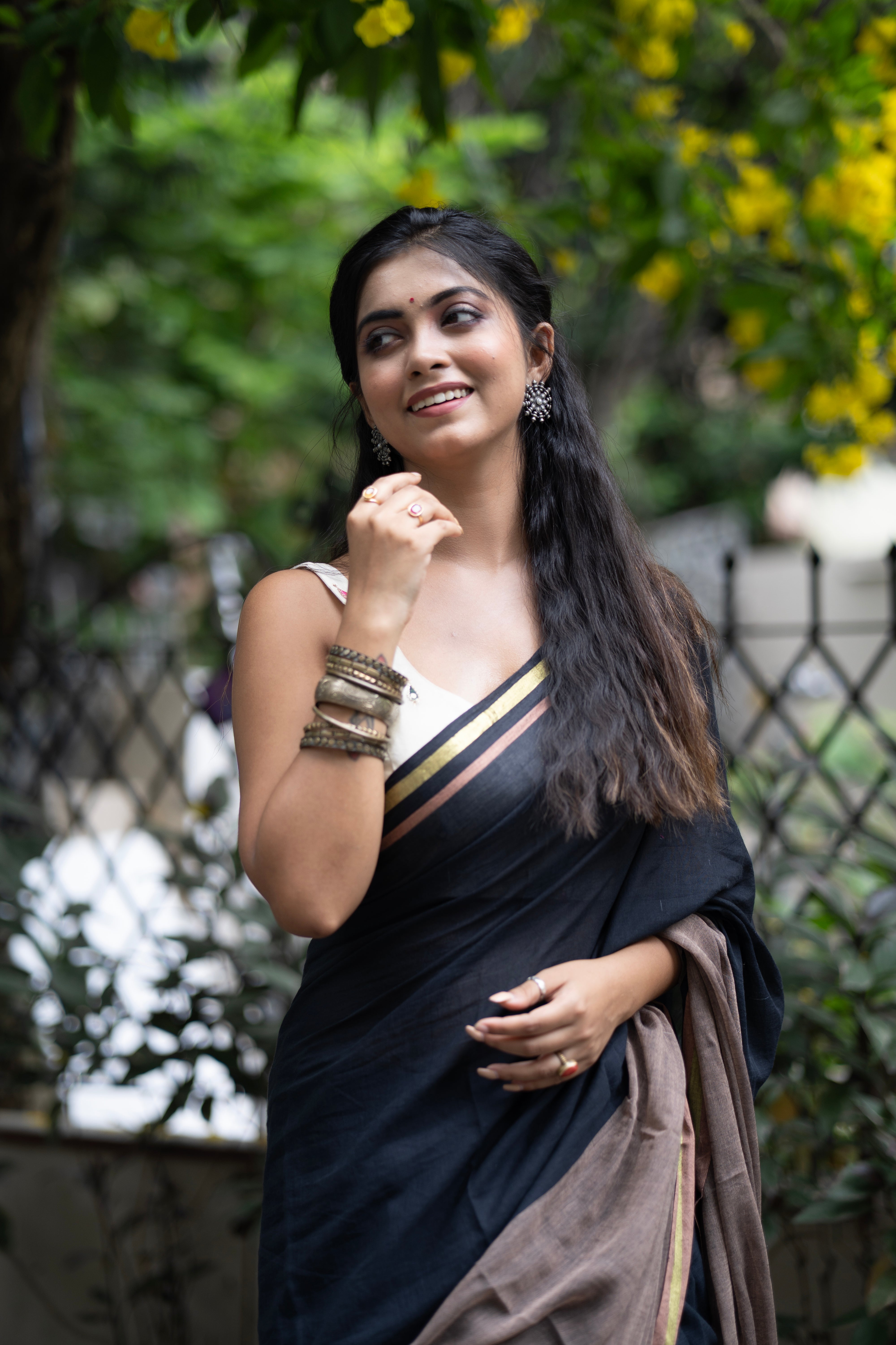 Rooh Mul Mul Cotton Saree WIth Golden Border - Headland