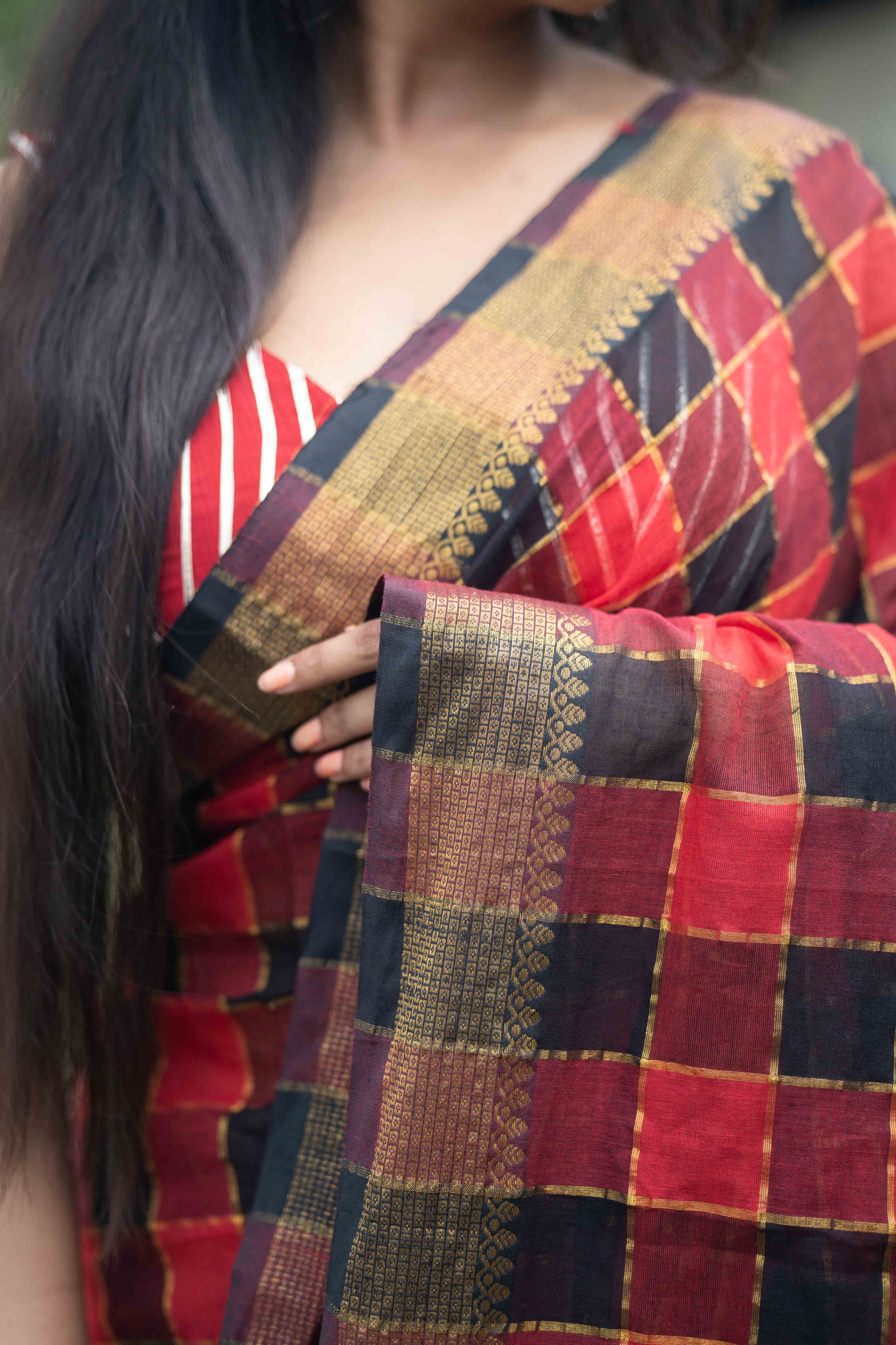 Red & Black Box Check Mulmul Cotton Saree – Golden Zari