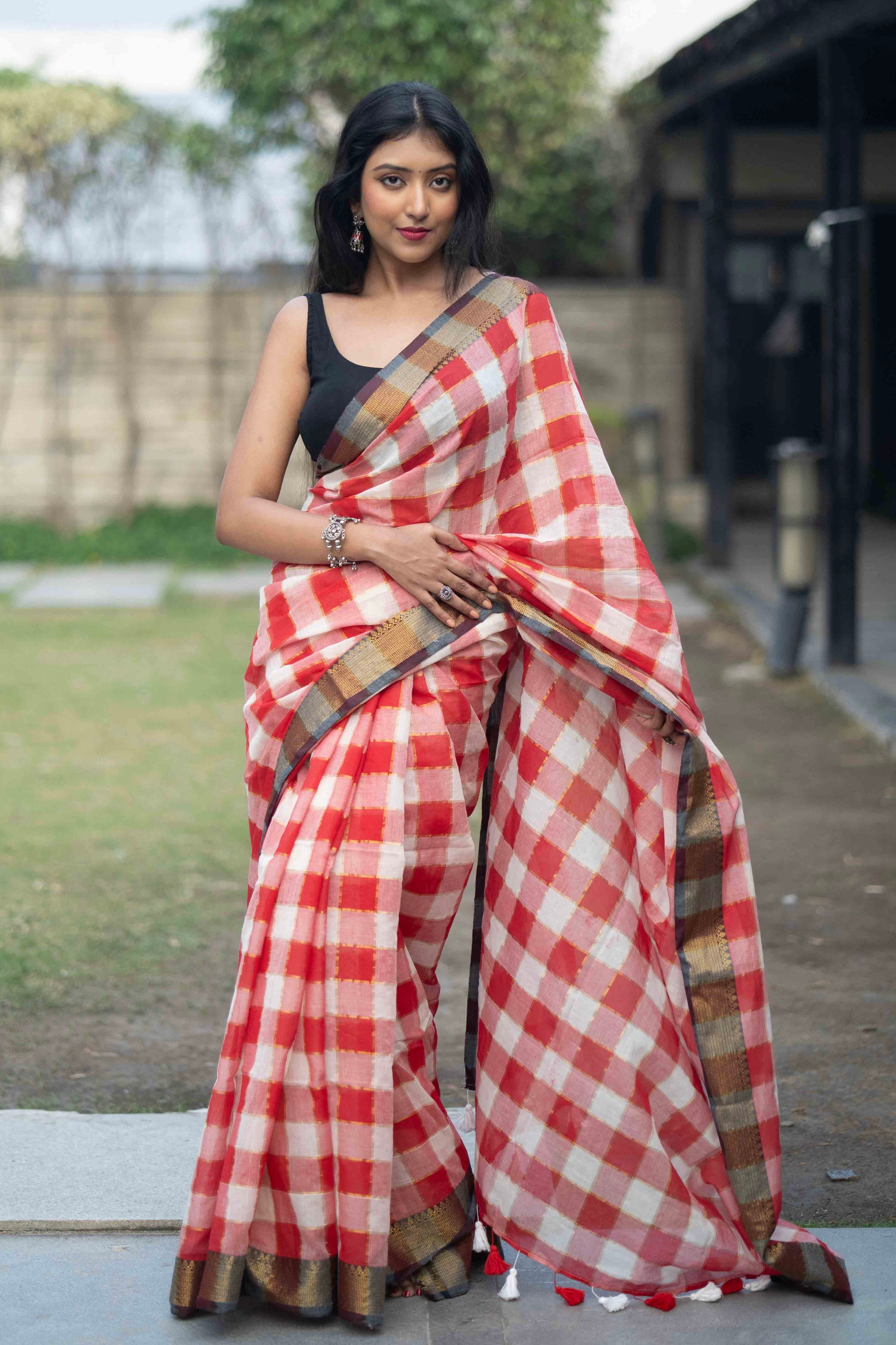 Red&White Box Check Mulmul Cotton Saree – Golden Zari