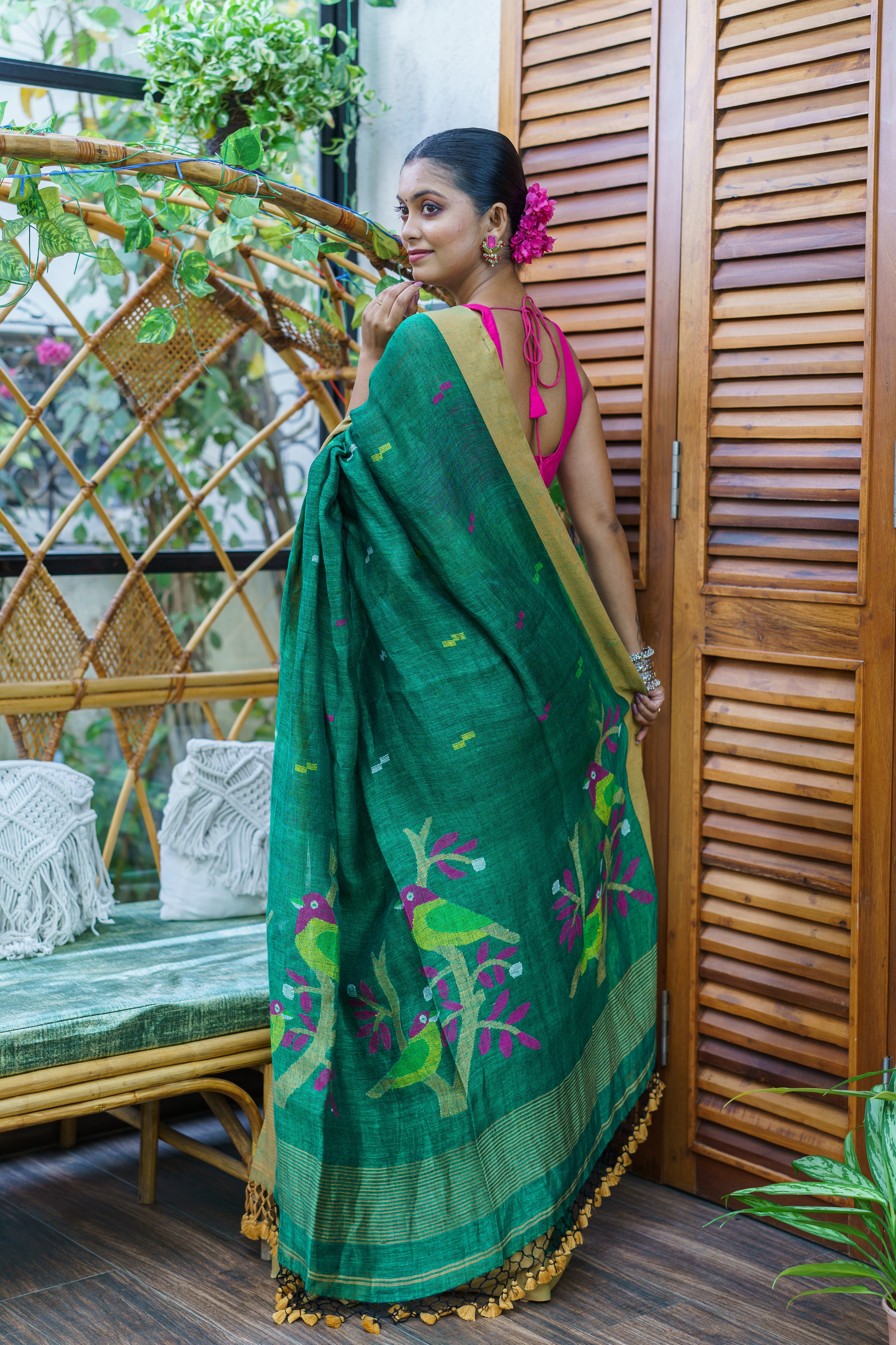 Green Birds Hand Weaving Linen Jamdani Saree with blouse piece