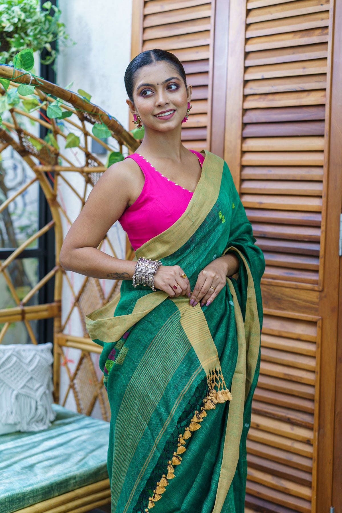 Green Birds Hand Weaving Linen Jamdani Saree with blouse piece