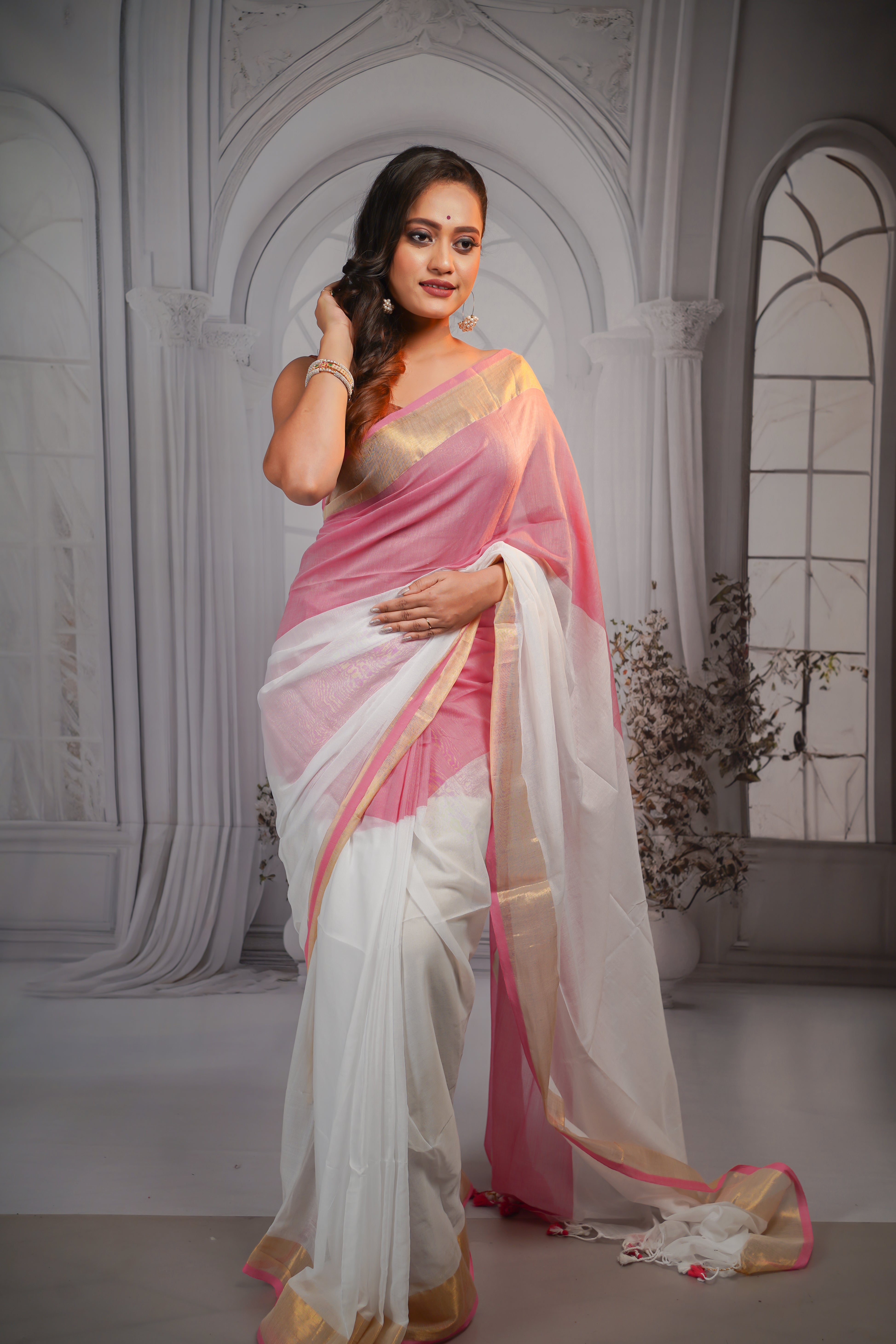 White & Pink Rangriti Mul Mul Cotton Saree with blouse piece