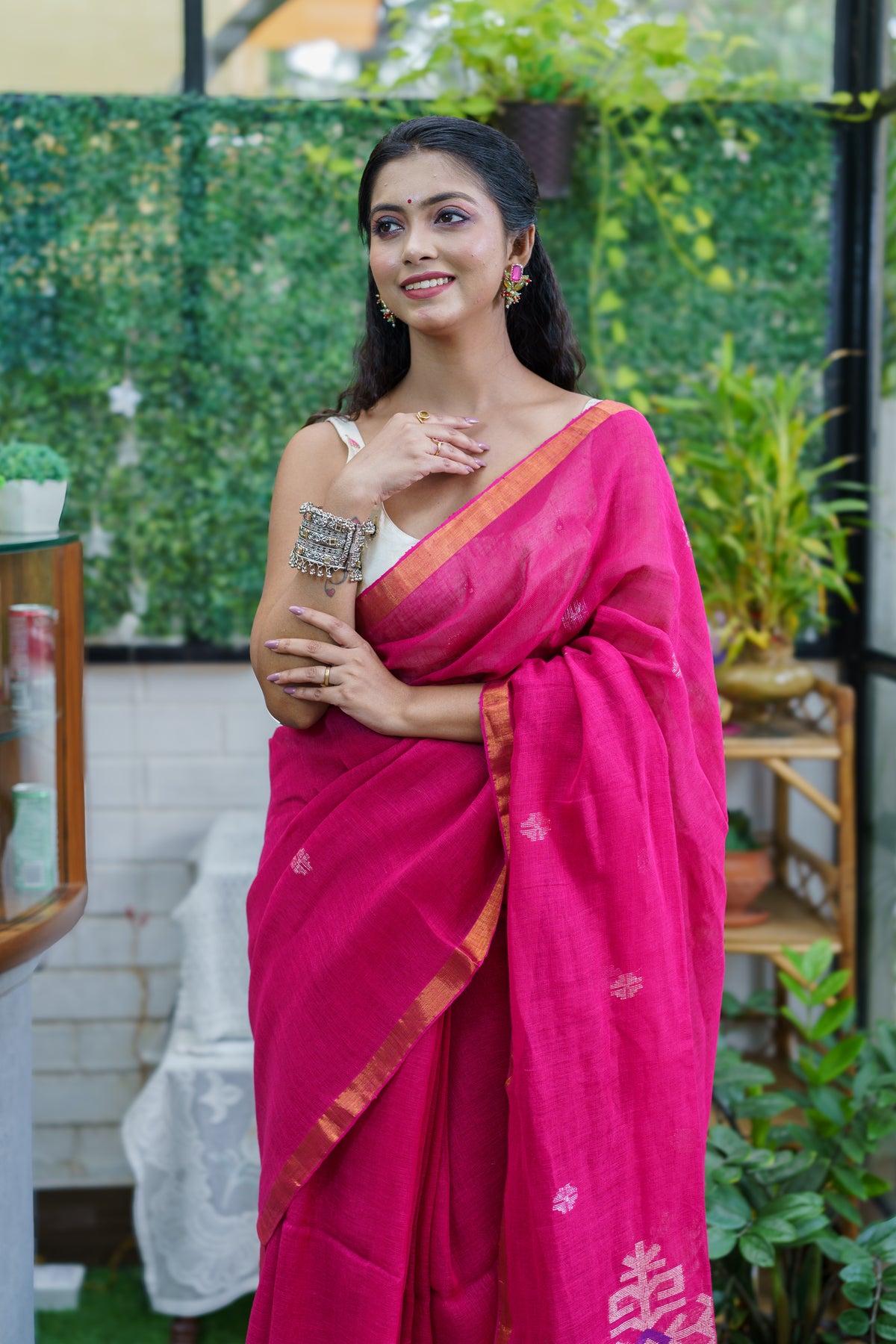 Rani Sawstik Linen Hand Woven Jamdani Saree with blouse piece