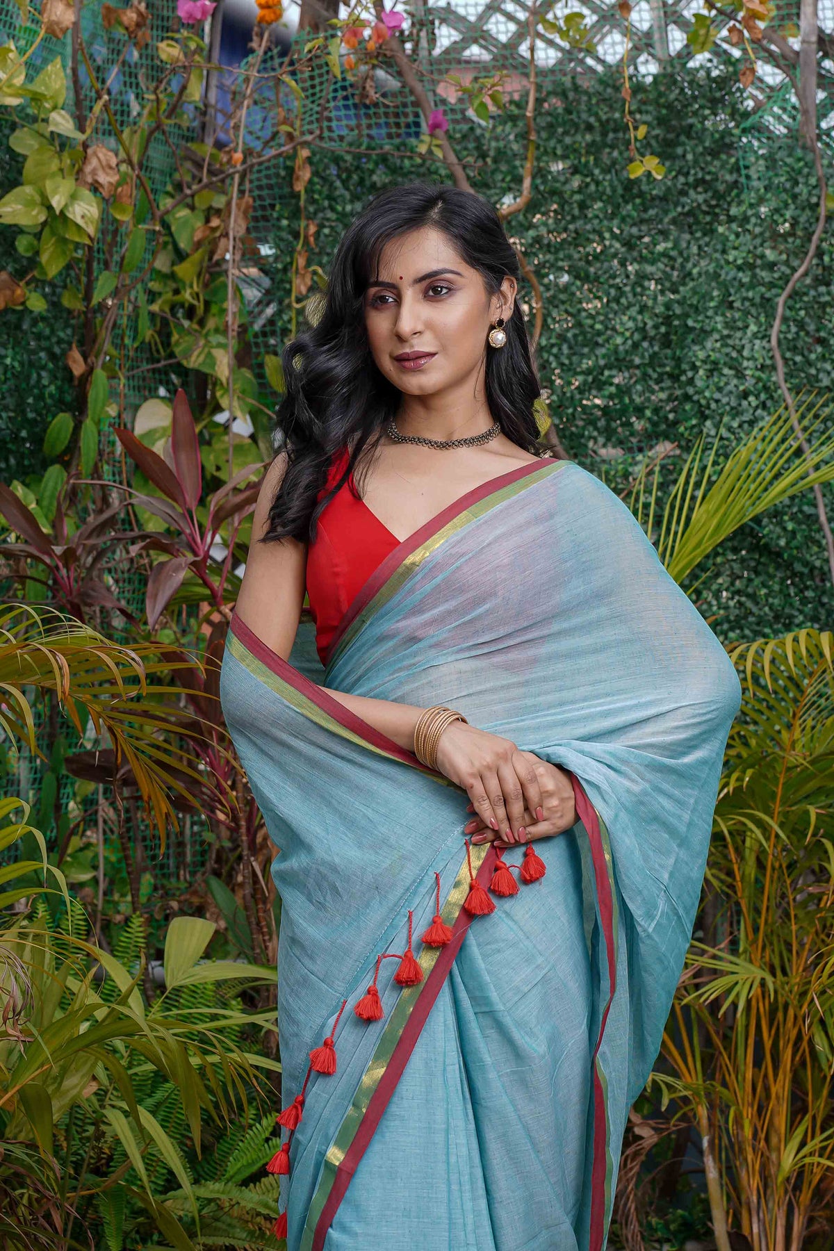 Aqua Blue Red & Golden border Mul Mul Cotton Saree With Blouse Piece