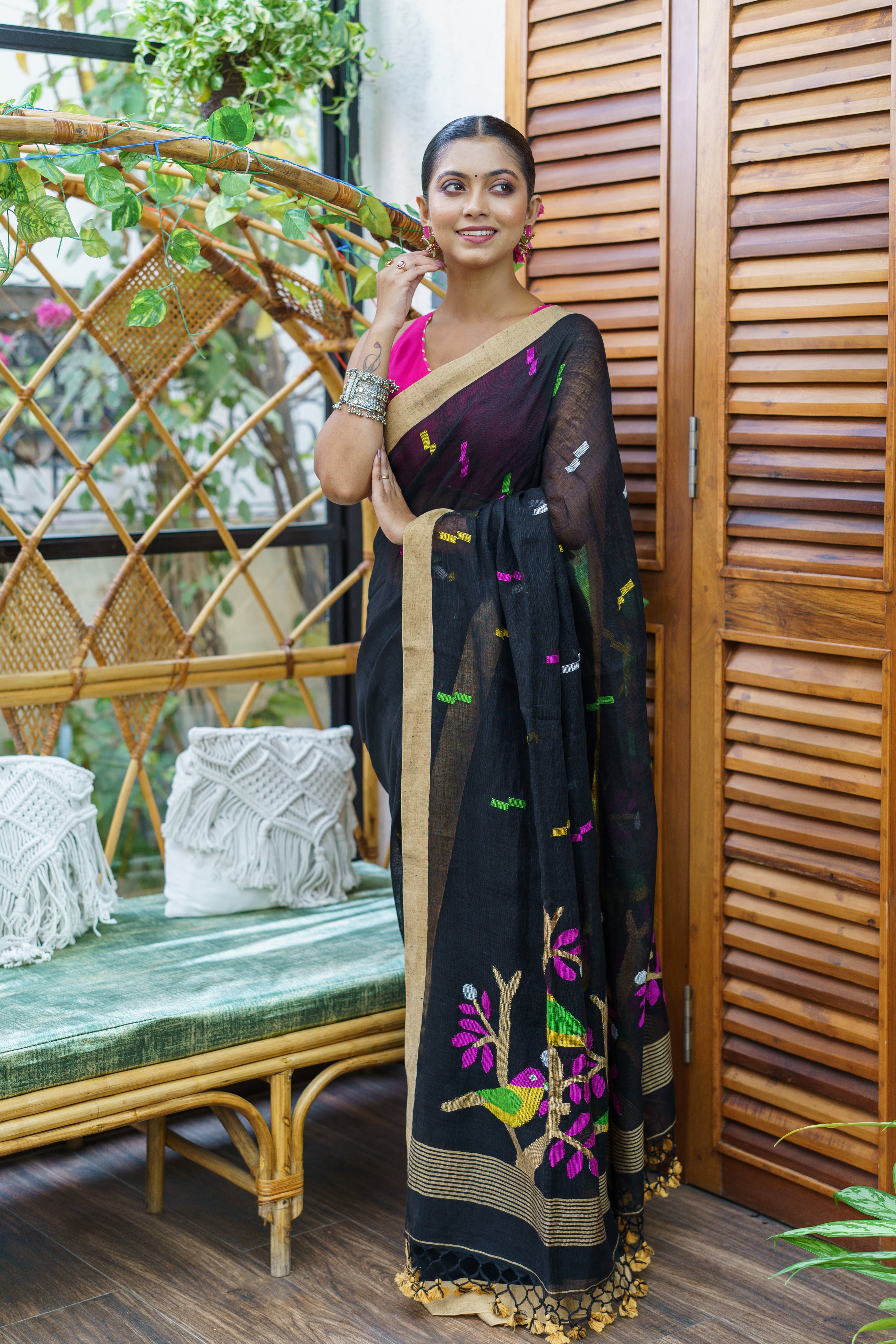 Black Birds Hand Weaving Linen Jamdani Saree with blouse piece