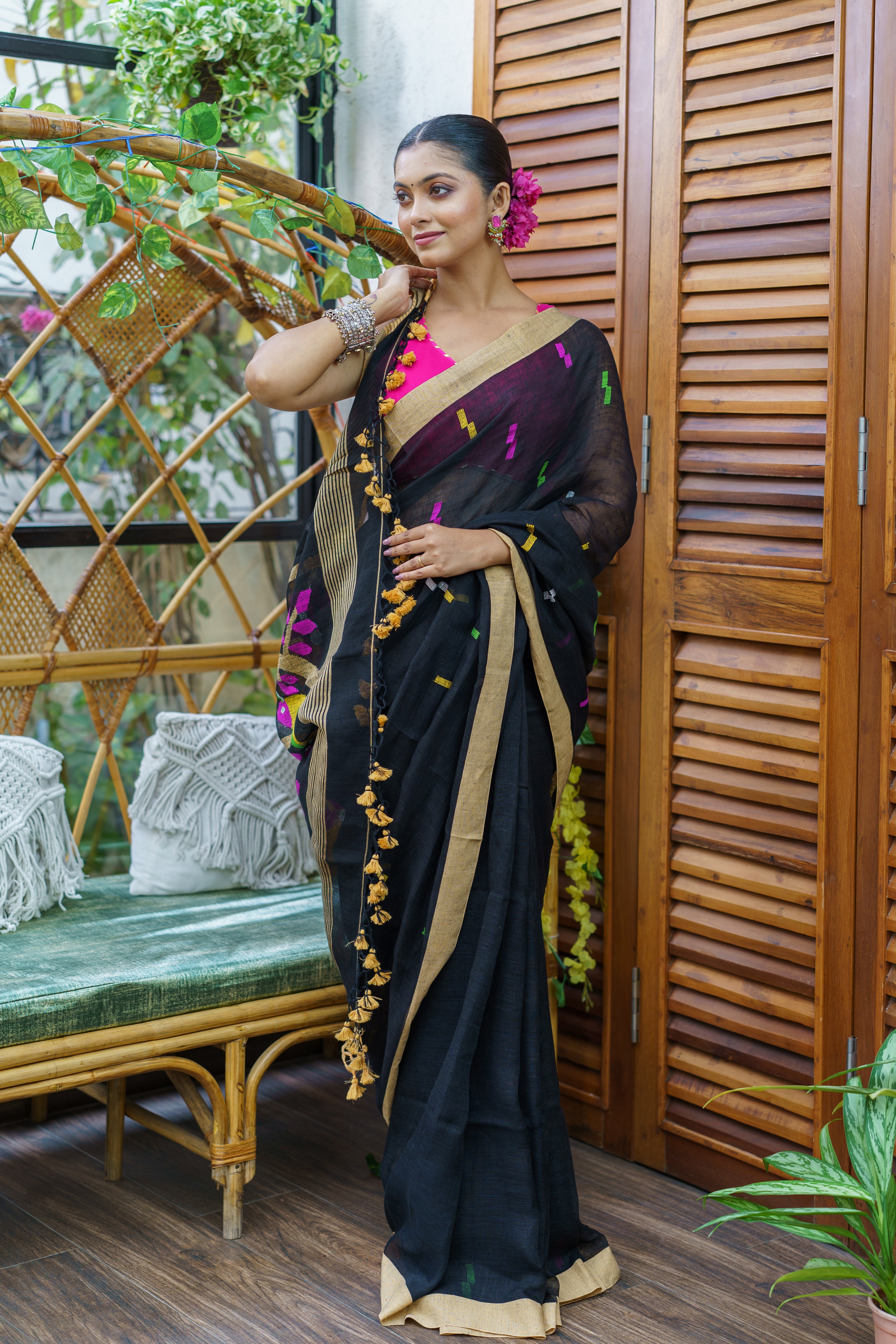 Black Birds Hand Weaving Linen Jamdani Saree with blouse piece