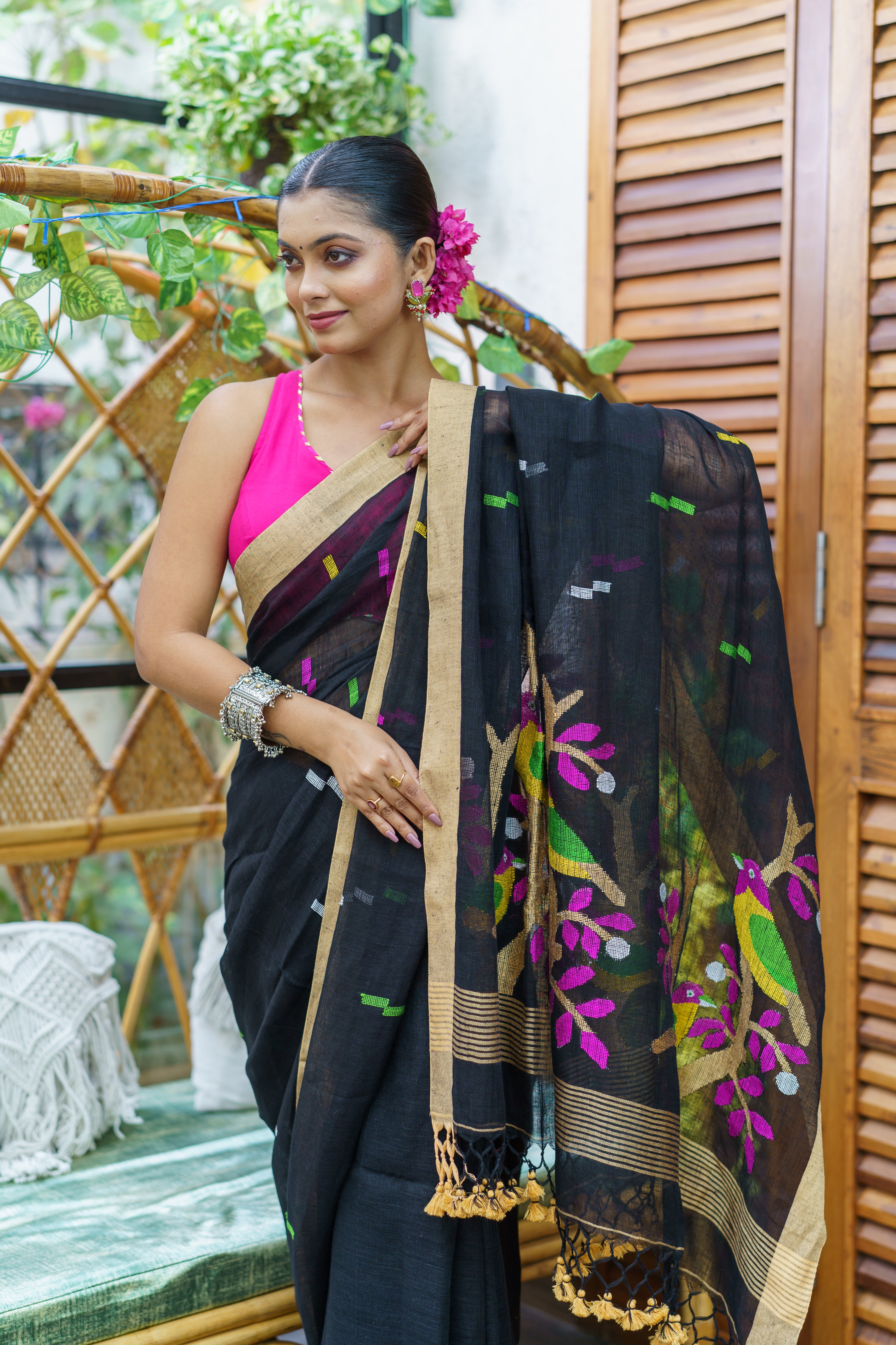 Black Birds Hand Weaving Linen Jamdani Saree with blouse piece
