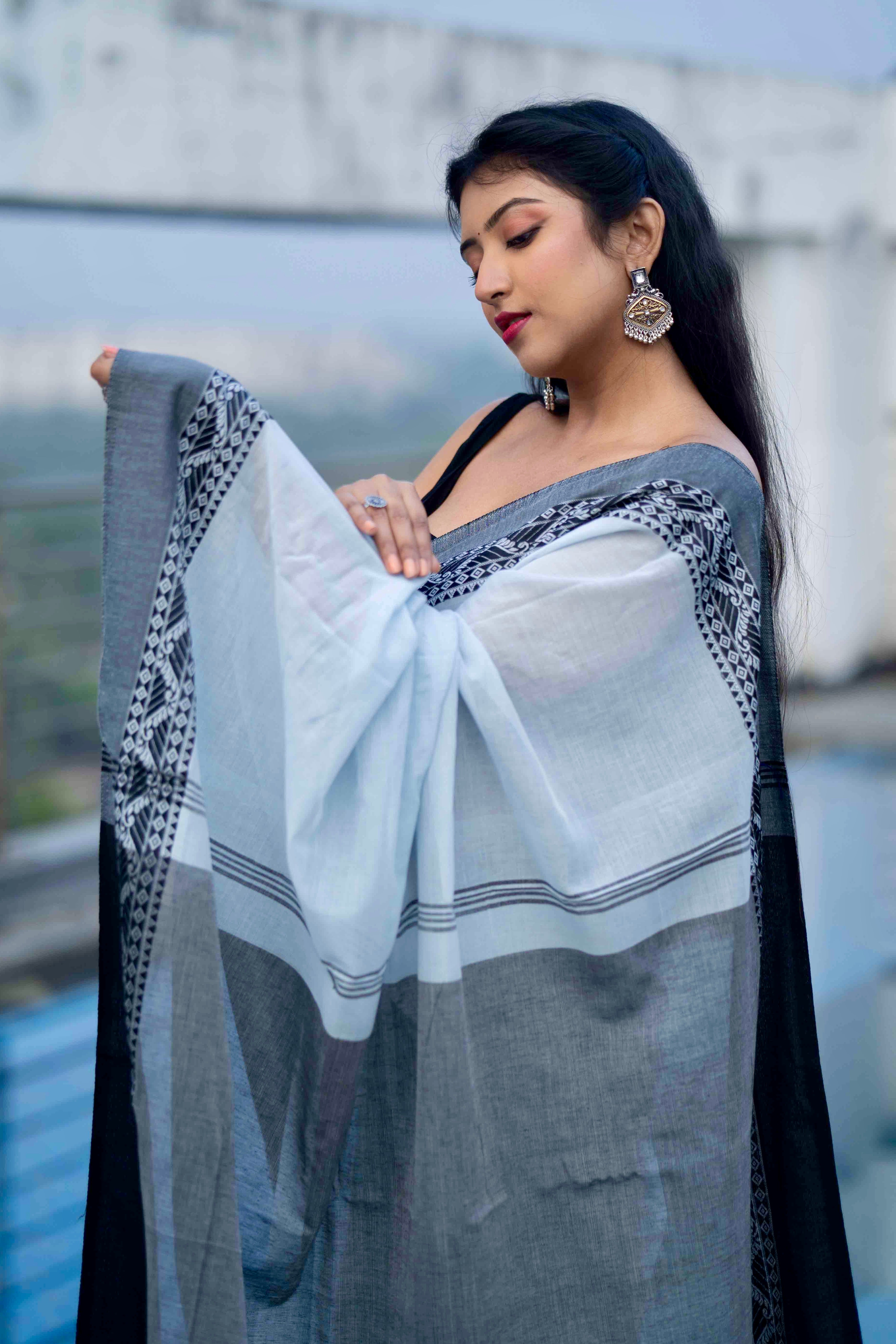 Light blue Mul Mul Cotton Saree with blouse piece