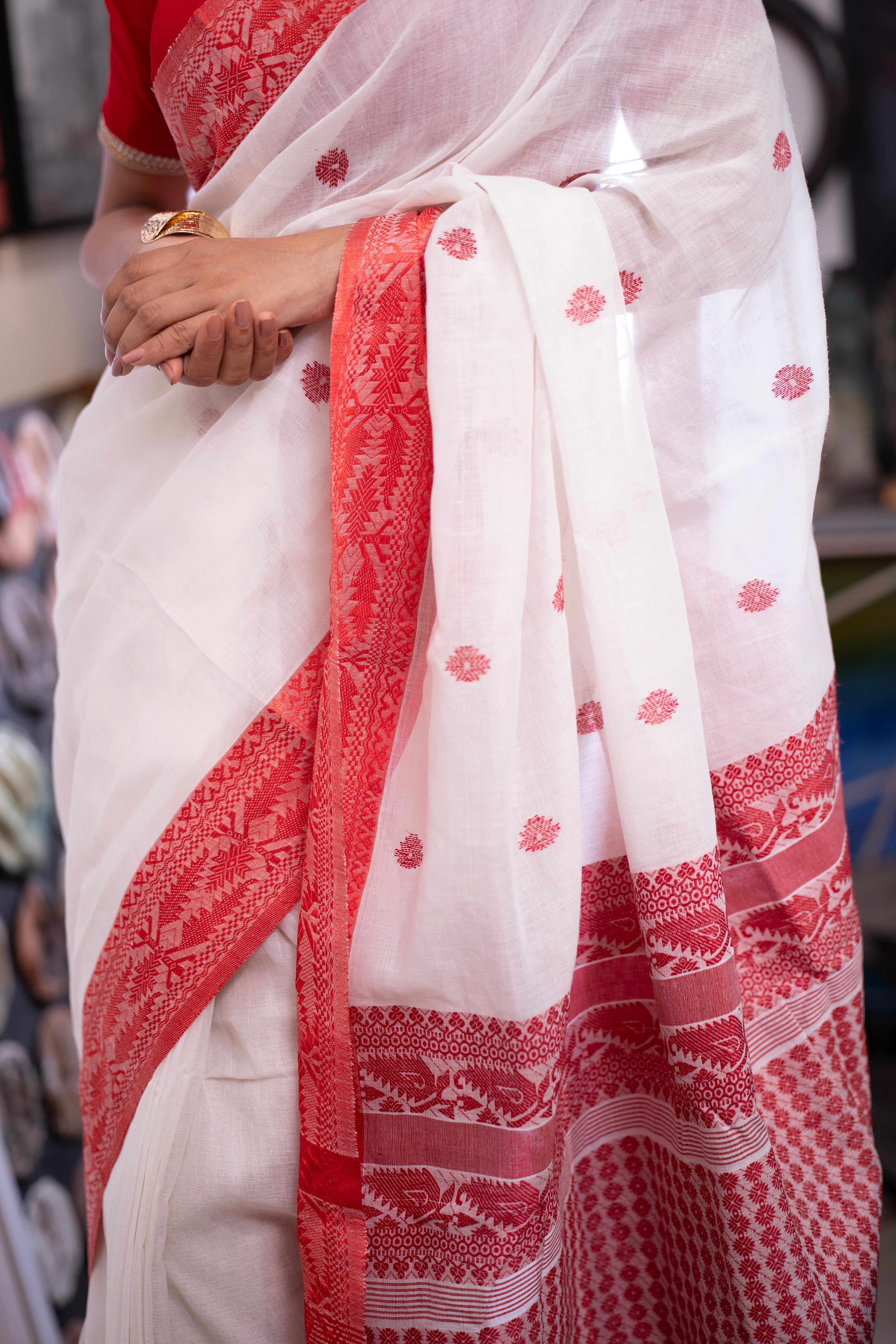White Pure Masrise Cotton Handwoven Saree