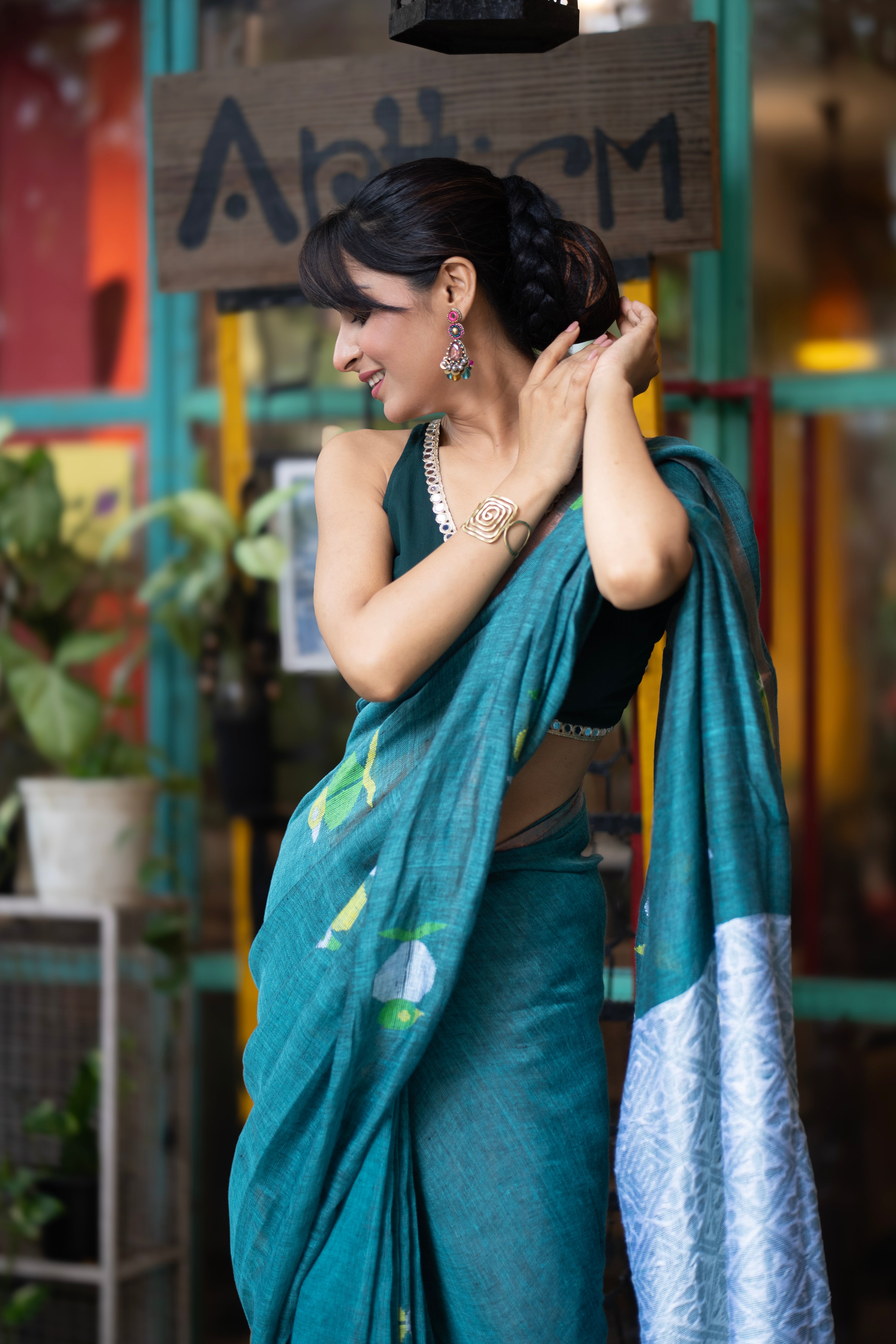 Handwoven Green Linen Jamdani Saree with Penguin Animal weaving
