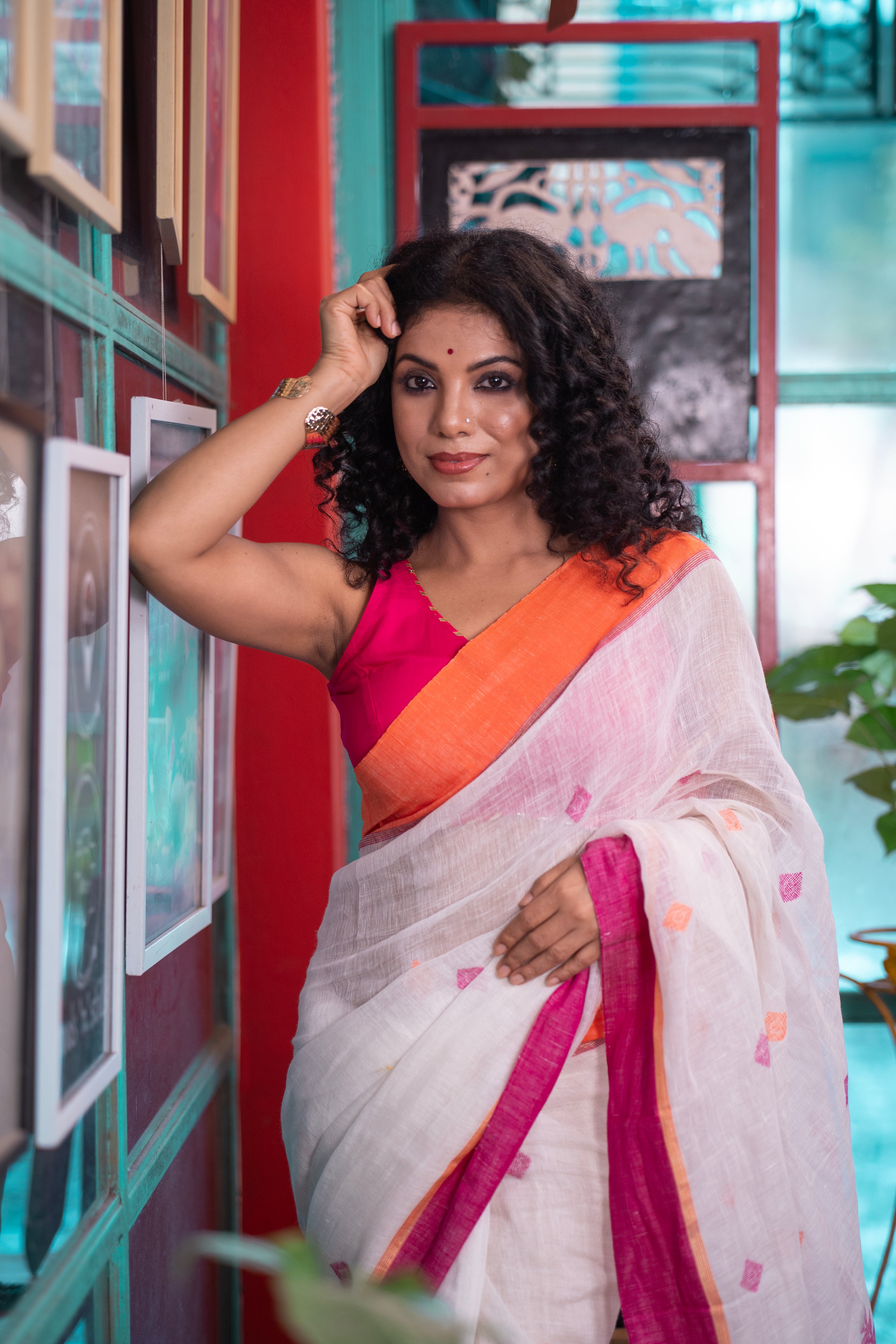 White Pure Linen Hand Woven Jamdani Saree