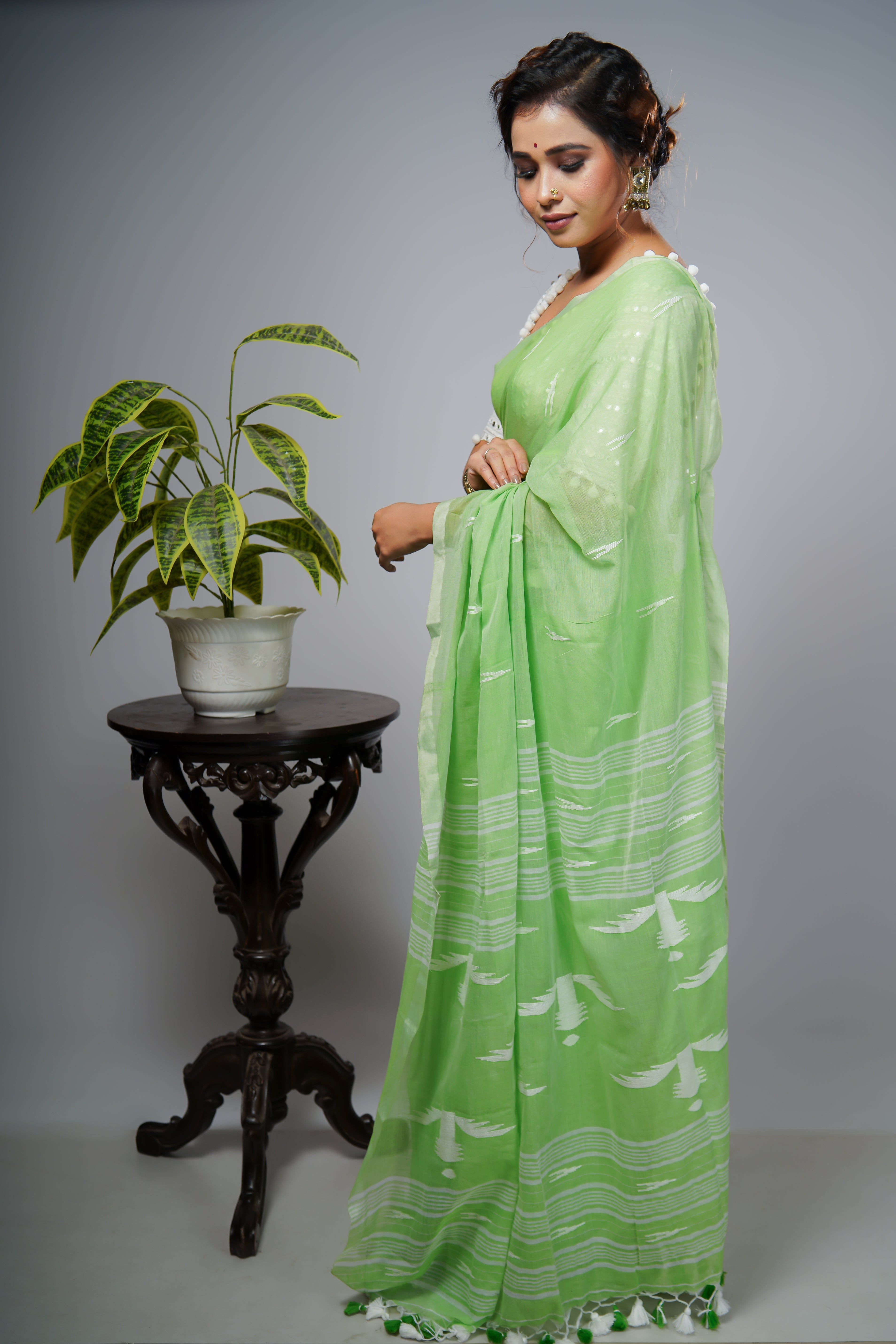 Vanya LIGHT GREEN PURE MUL MUL COTTON HAND WEAVING SAREE