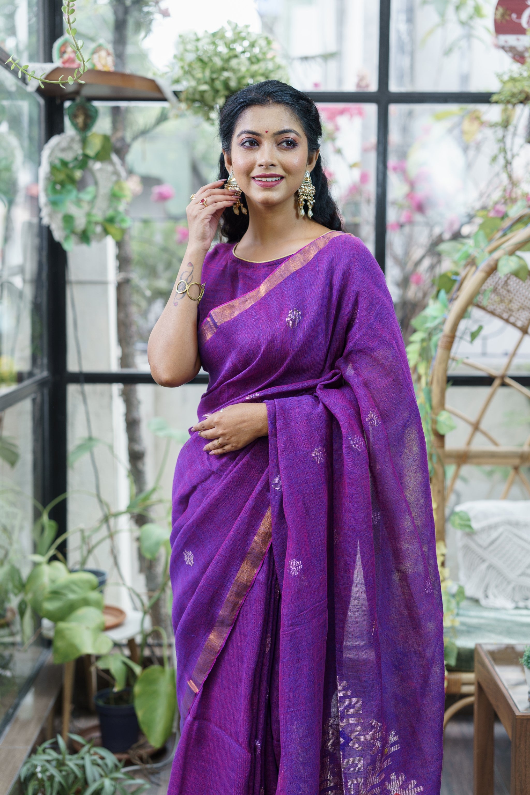 Purple Sawstik Linen Hand Woven Jamdani Saree With Blouse Piece