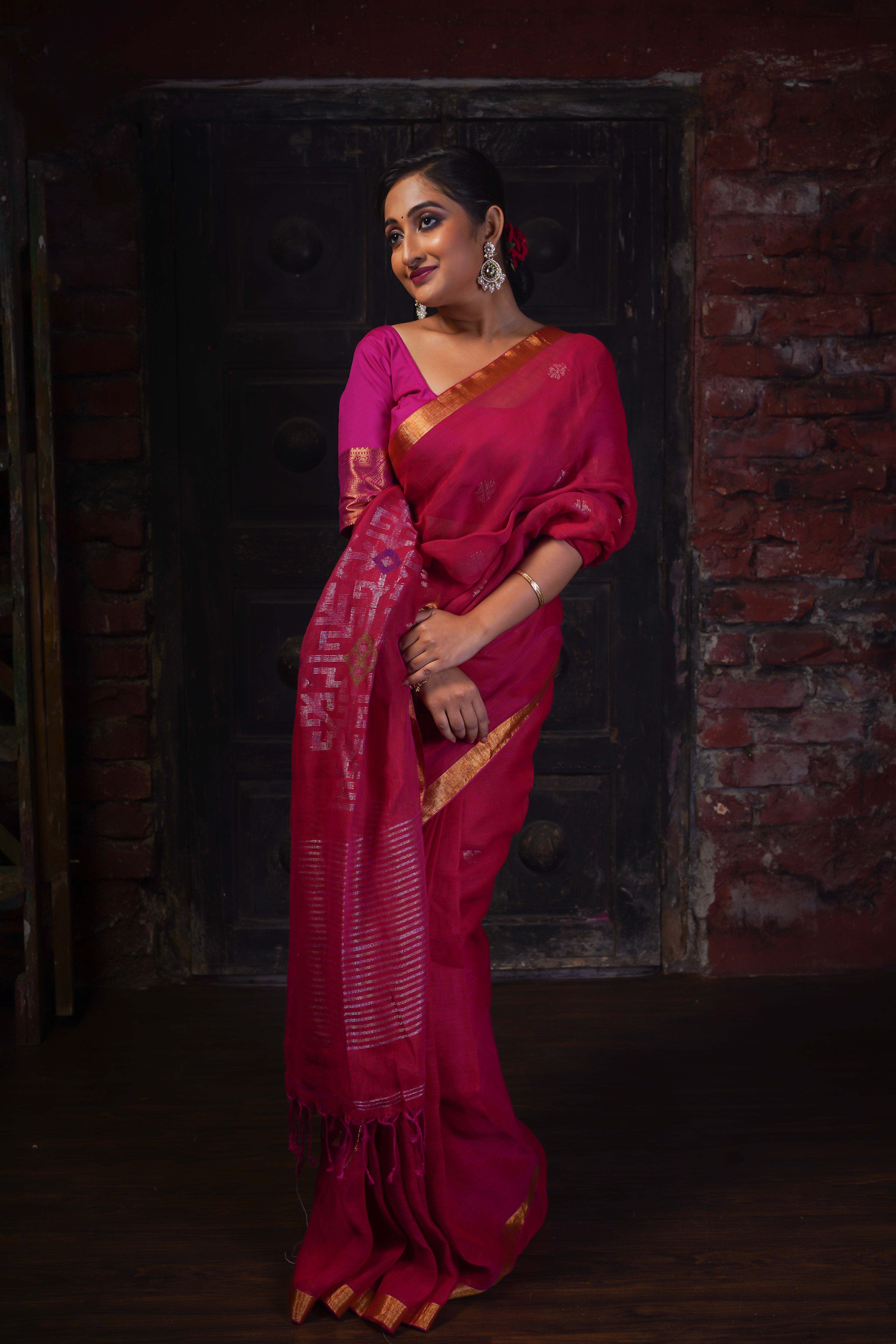 Rani Sawstik Linen Hand Woven Jamdani Saree