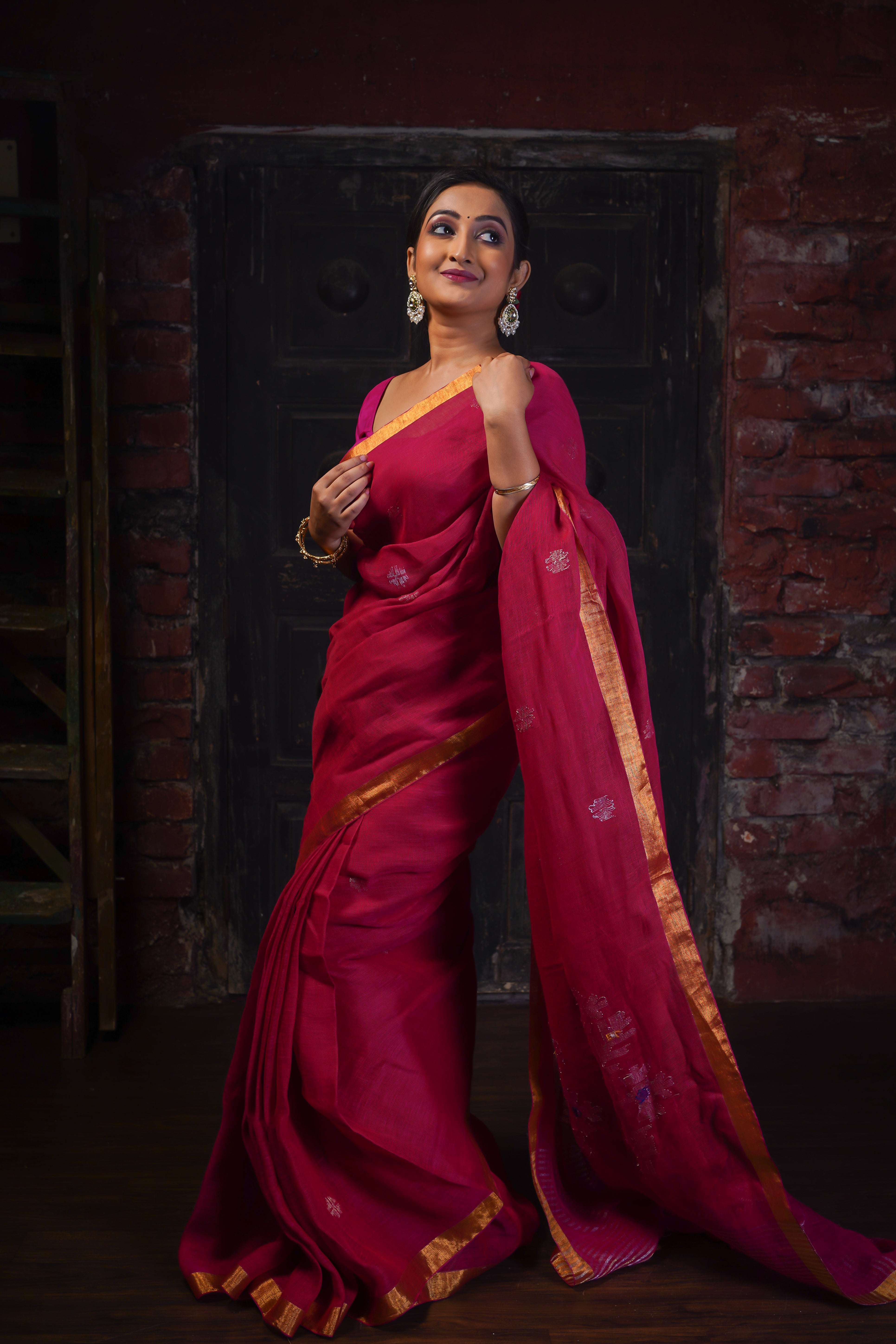 Rani Sawstik Linen Hand Woven Jamdani Saree