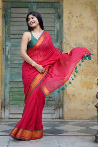 Red Mul Mul Cotton Saree With contrast blouse piece