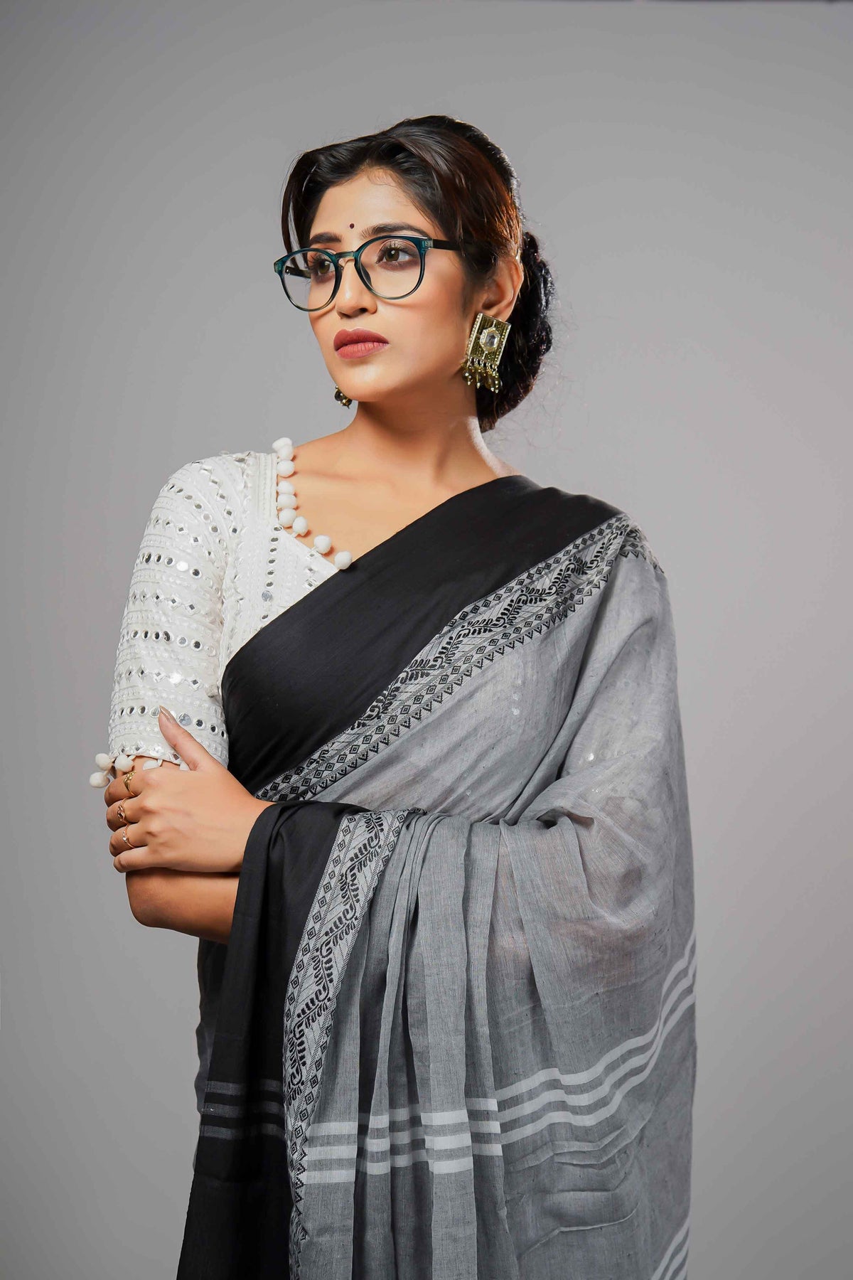 Grey Mulmul Cotton Saree with Hand Weaving Border & Blouse Piece