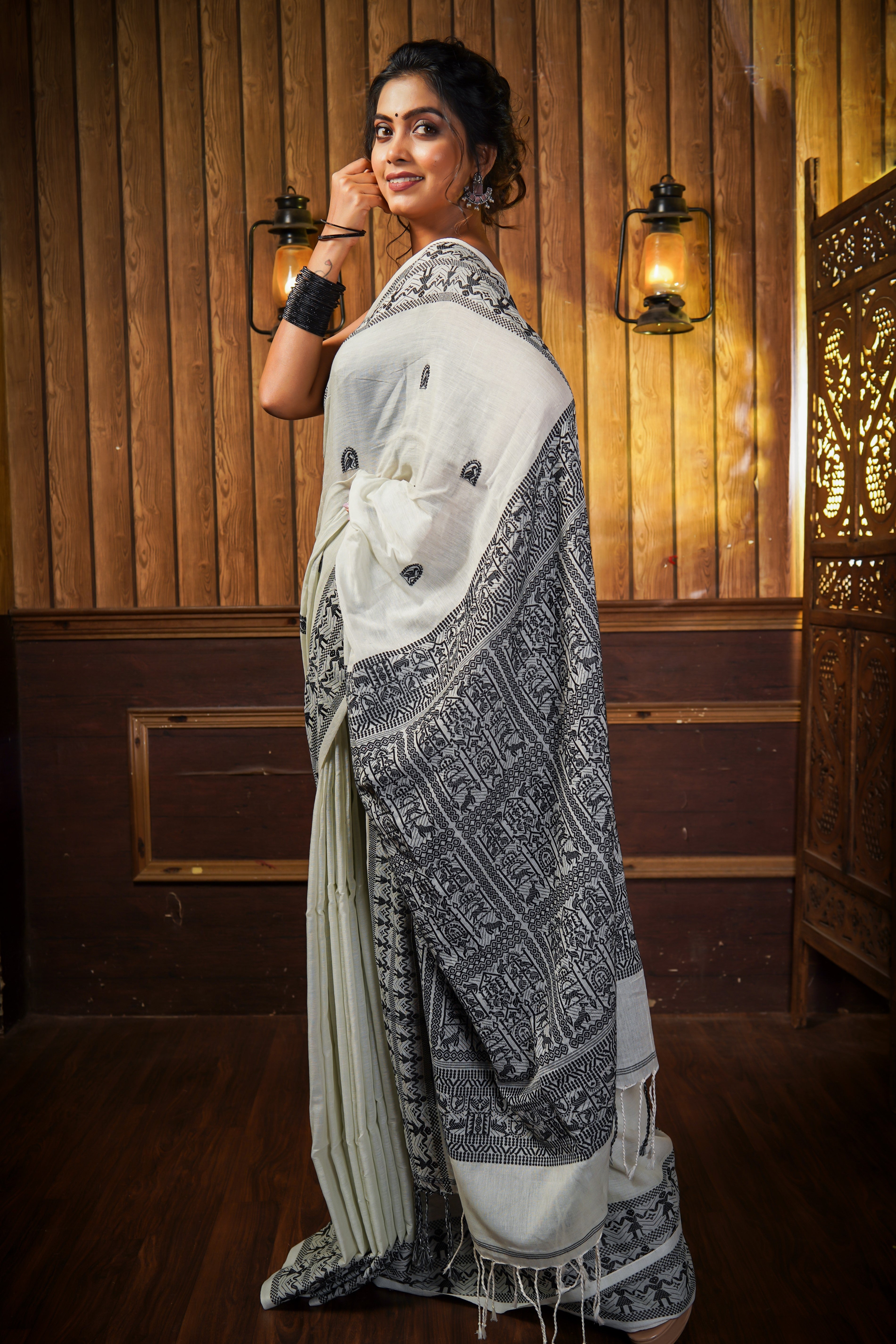 White & Black Pure Mashrise Cotton Hand Weaving Saree